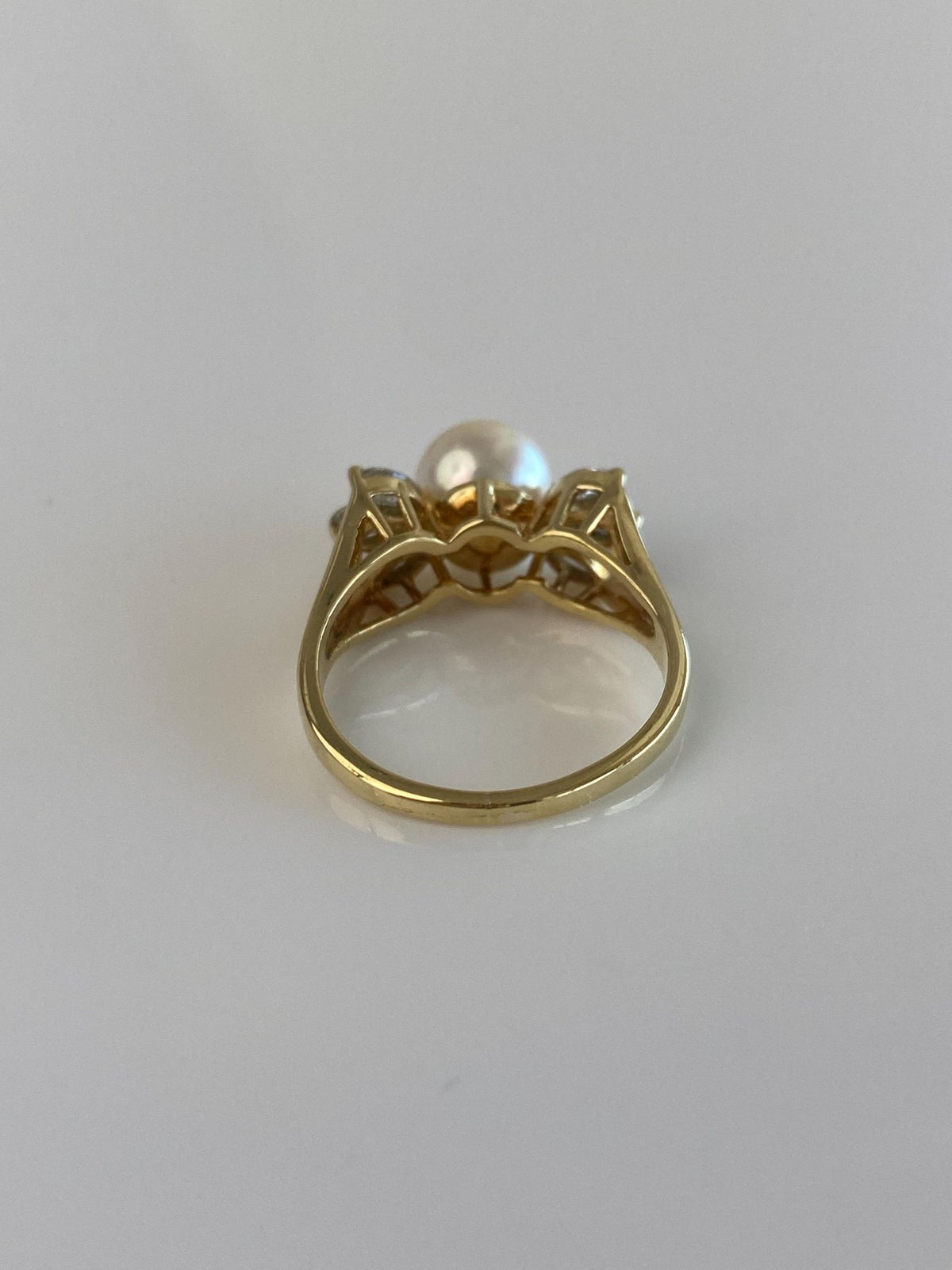Vintage Solid 18k Yellow Gold Pearl Diamonds Ring - Size 6