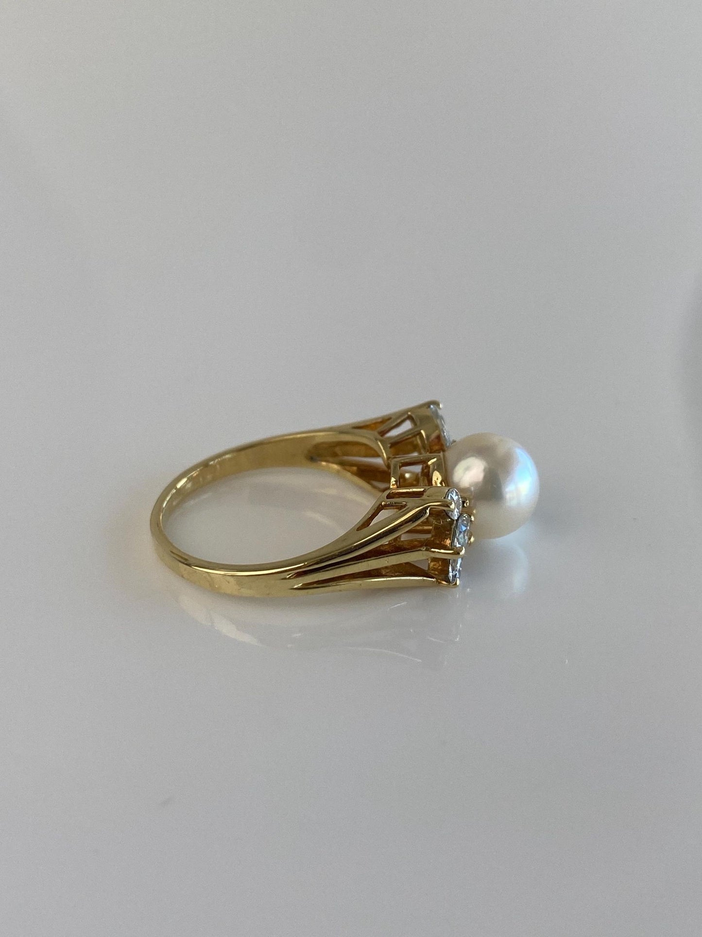 Vintage Solid 18k Yellow Gold Pearl Diamonds Ring - Size 6