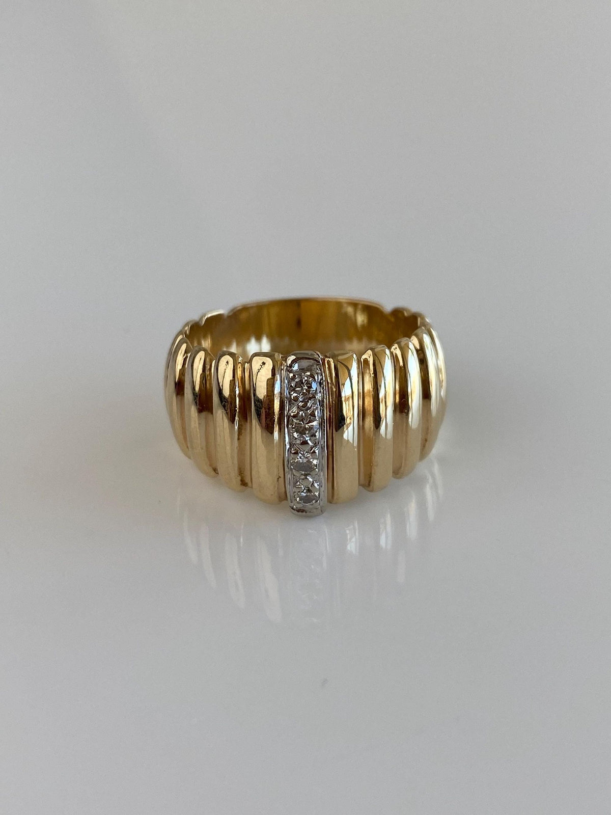 Solid 14k White & Yellow Gold Diamonds Scalloped Ring Band - Size 7.25
