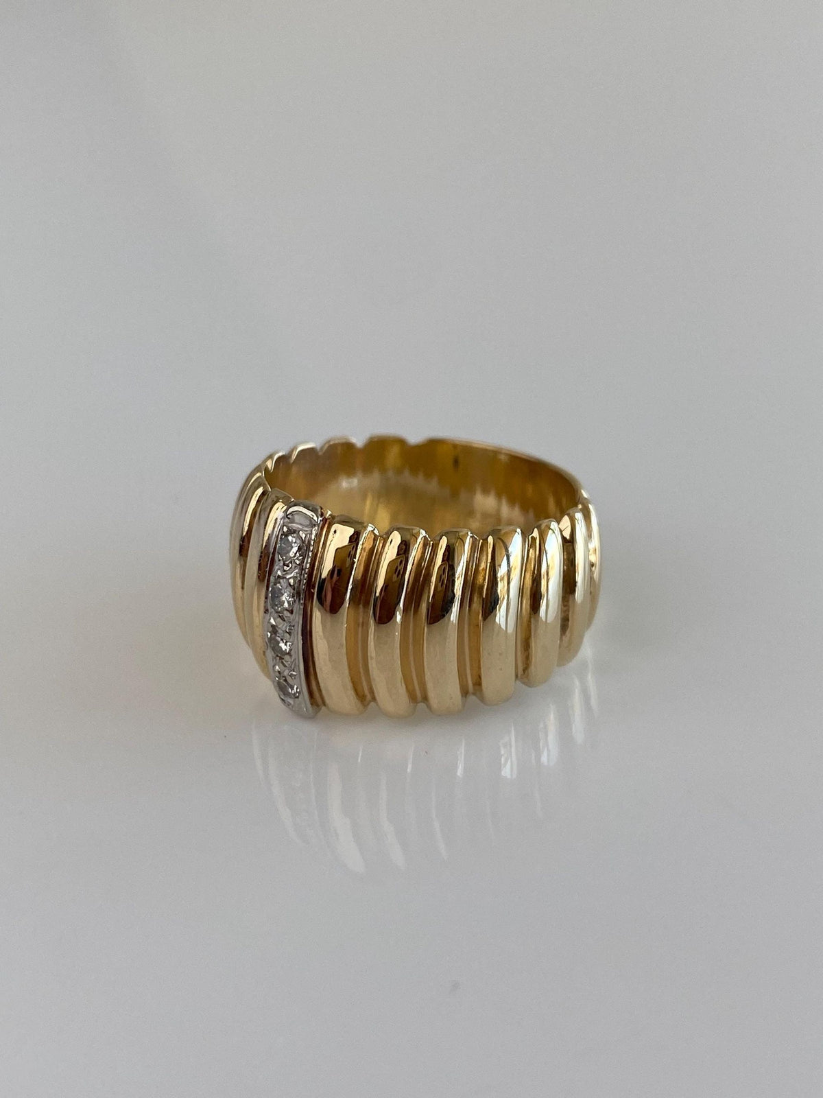 Solid 14k White & Yellow Gold Diamonds Scalloped Ring Band - Size 7.25