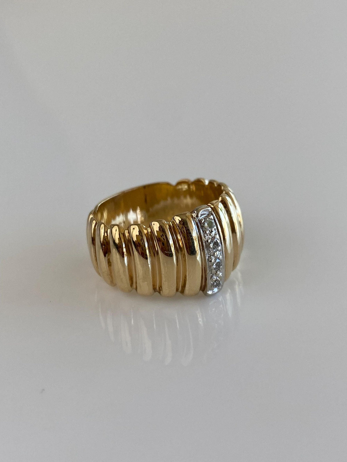 Solid 14k White & Yellow Gold Diamonds Scalloped Ring Band - Size 7.25