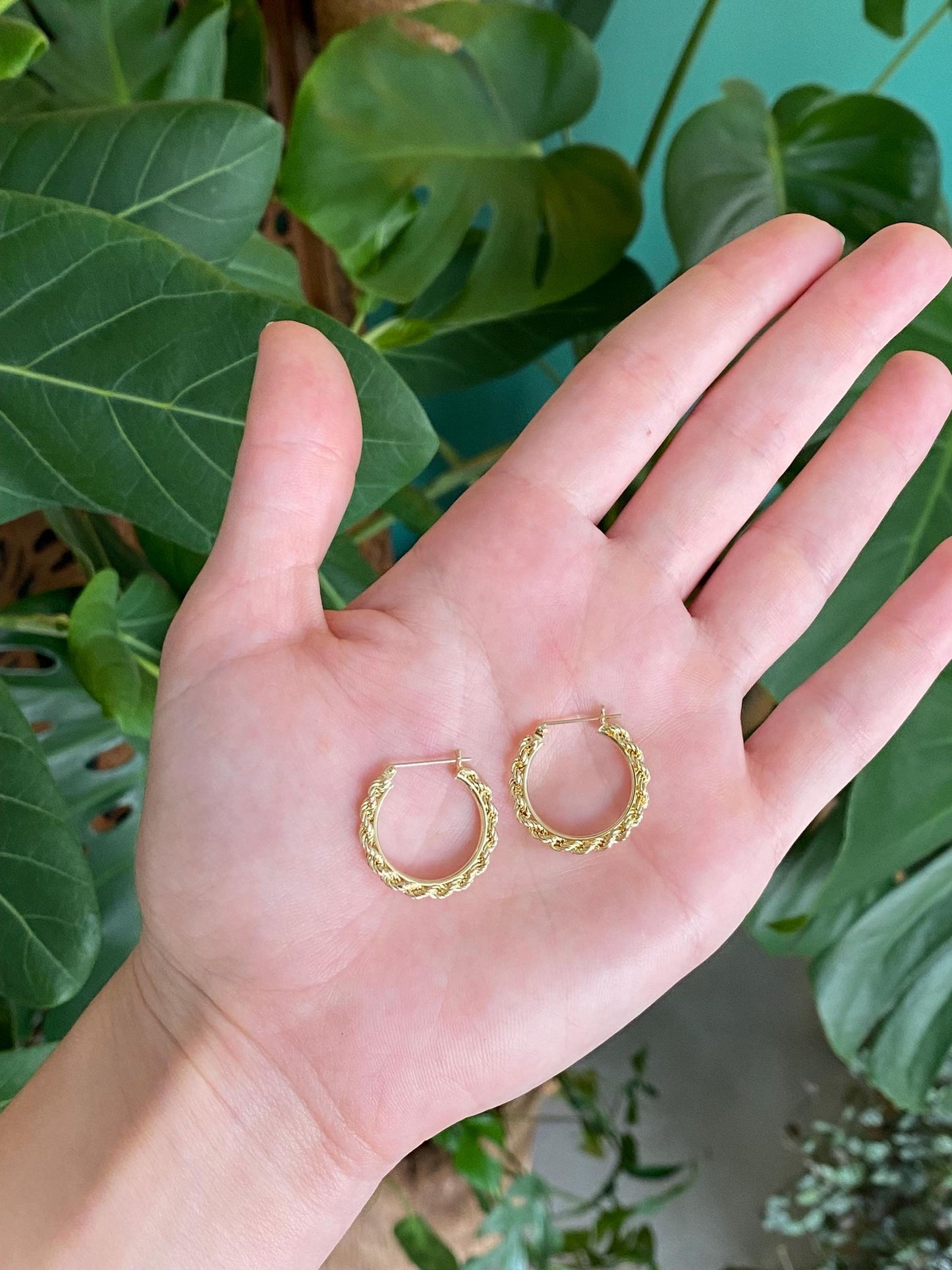 Vintage 14k Yellow Gold Rope Twist Hoop Earrings