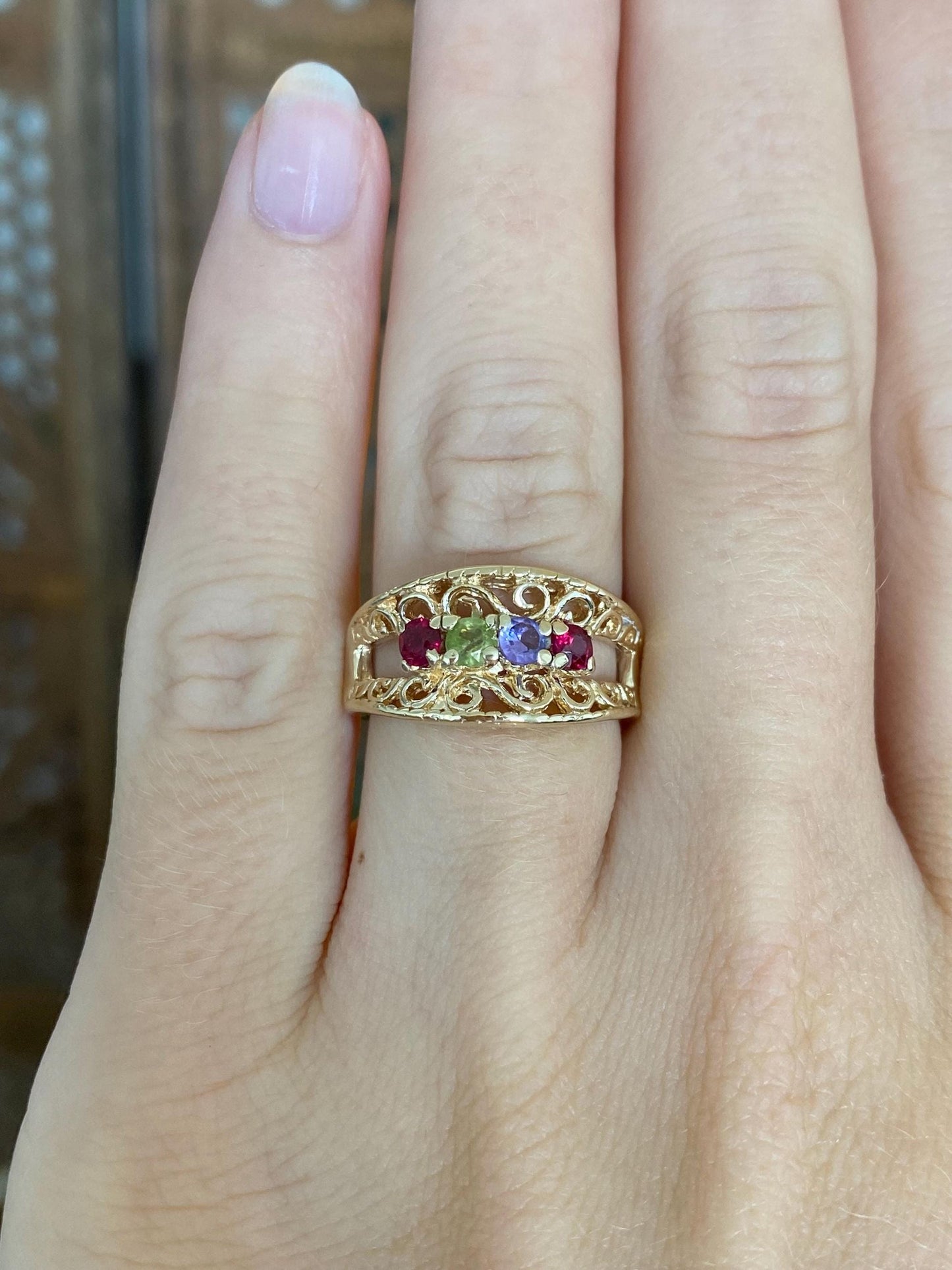 Vintage Solid 14k Yellow Gold Pink Spinel Peridot Amethyst Filigree Ring Band - Size 5.75