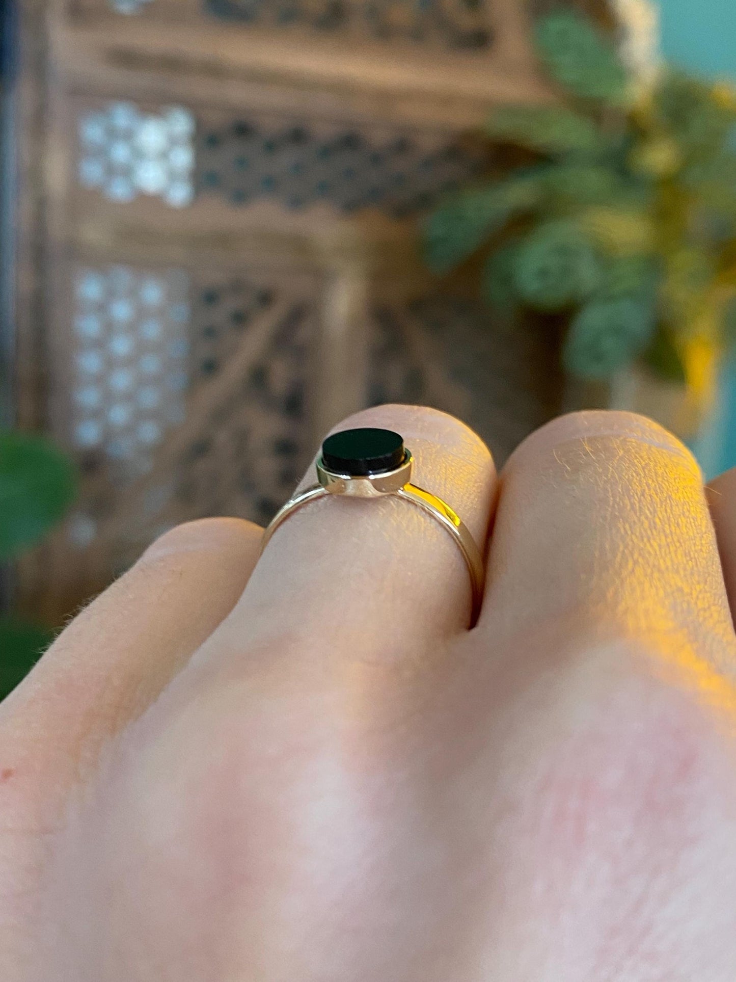 Vintage Solid 14k Yellow Gold Onyx Ring - Size 5.25