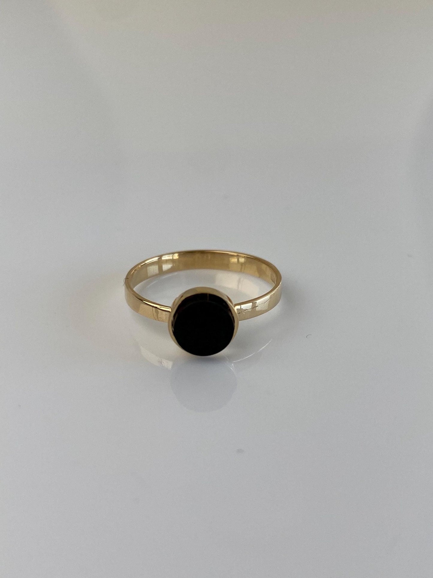 Vintage Solid 14k Yellow Gold Onyx Ring - Size 5.25