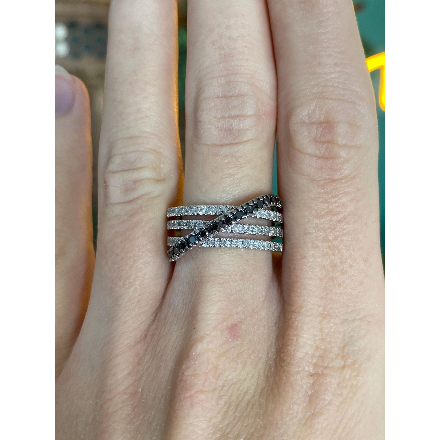 Vintage Solid 14k White Gold Black & Clear Diamond Ring - Size 6.75