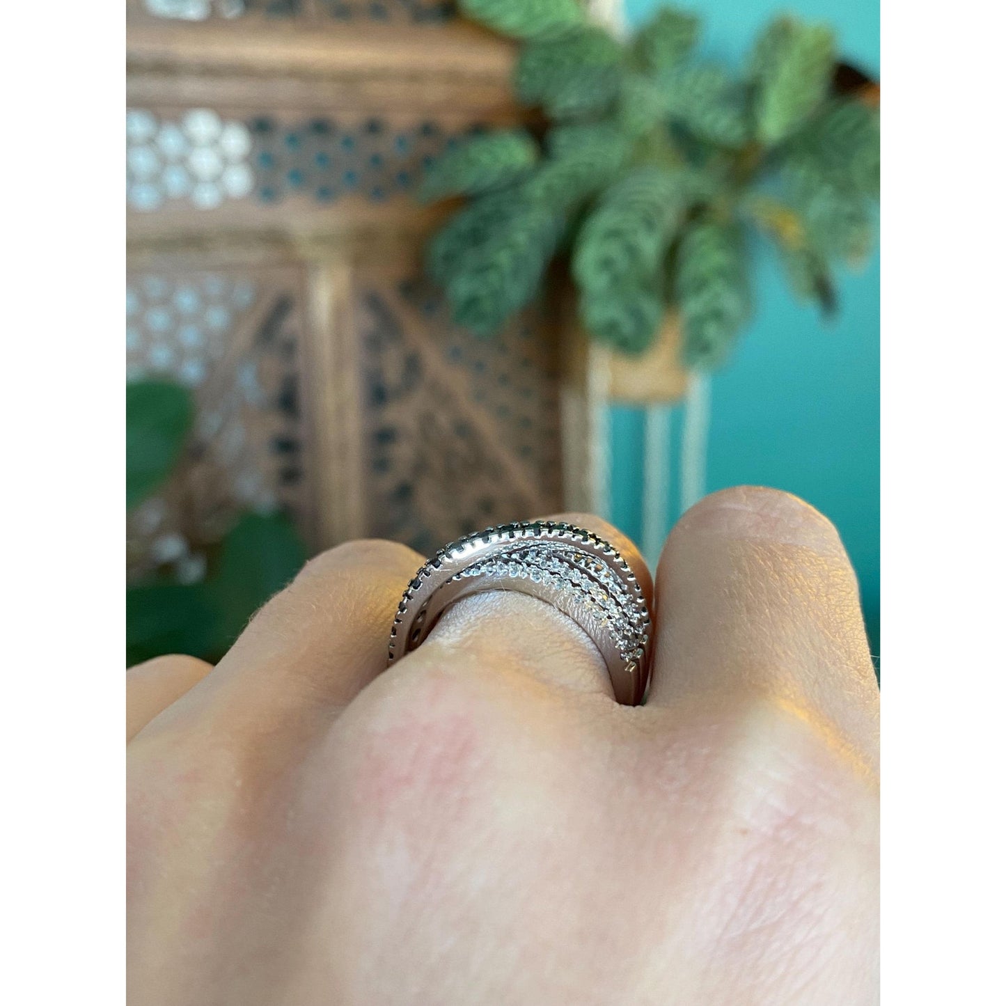 Vintage Solid 14k White Gold Black & Clear Diamond Ring - Size 6.75