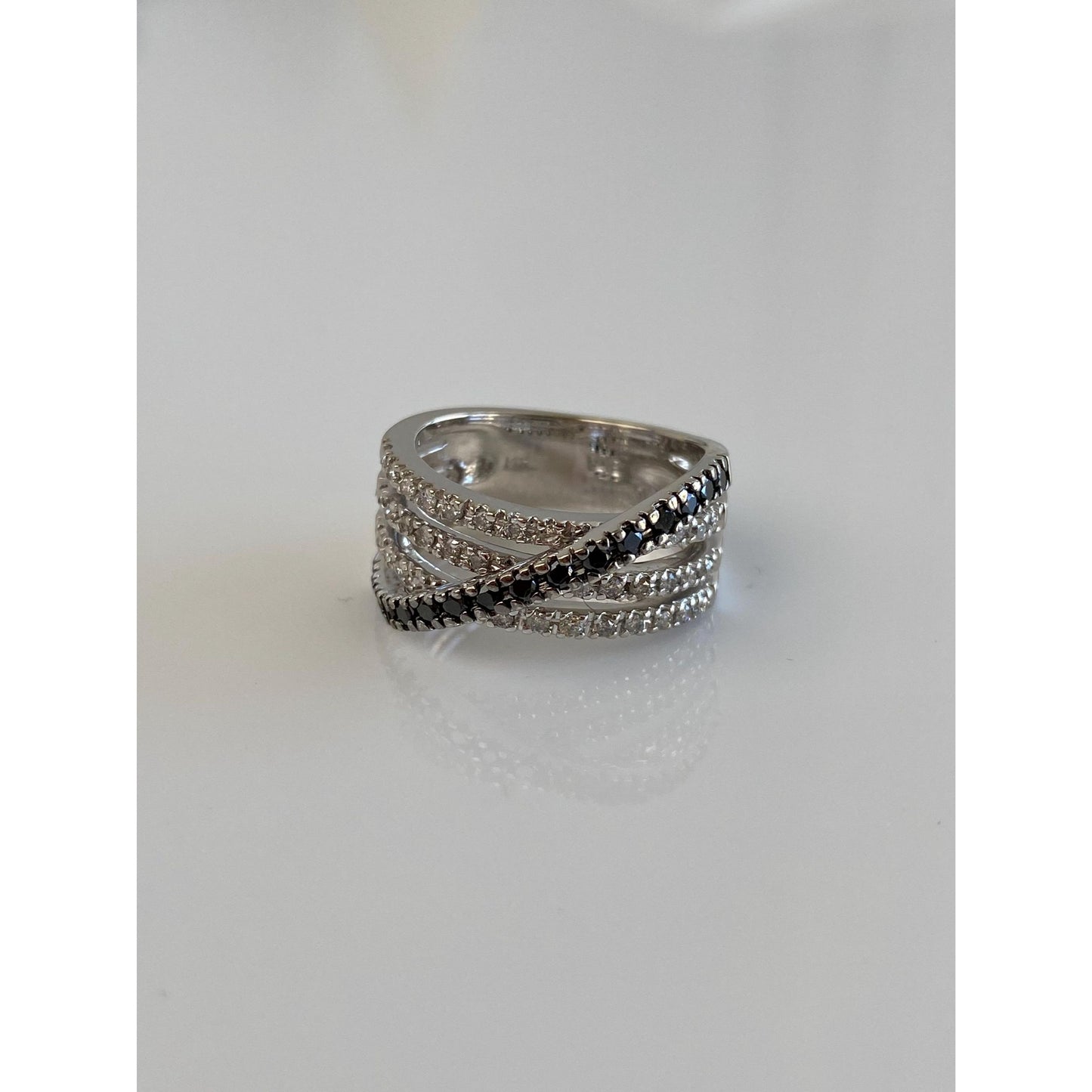 Vintage Solid 14k White Gold Black & Clear Diamond Ring - Size 6.75