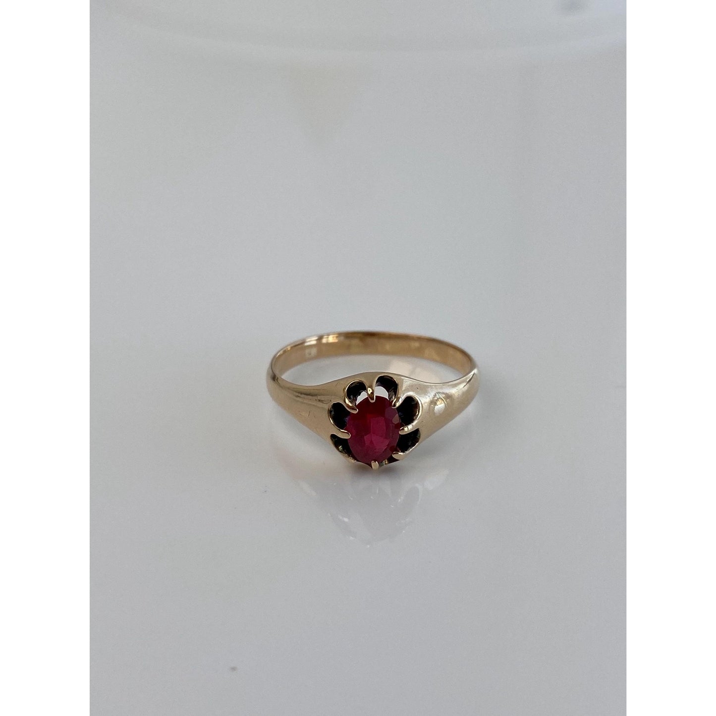 Vintage Solid 10k Yellow Gold Carnelian Ring - Size 8.75