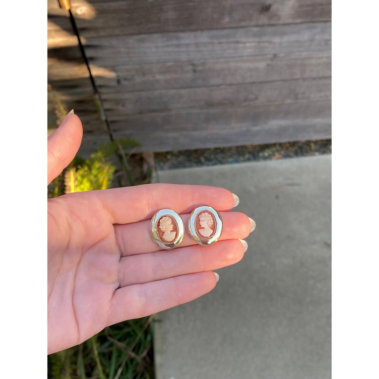 Vintage Solid 14k Yellow Gold Cameo Stud Earrings