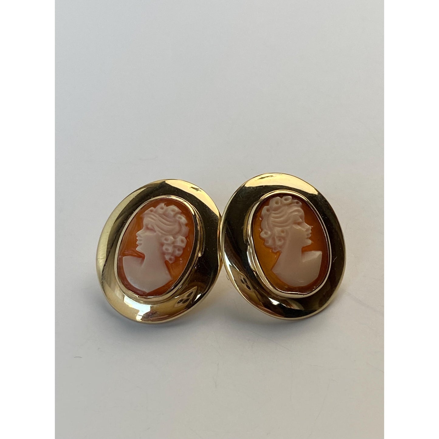 Vintage Solid 14k Yellow Gold Cameo Stud Earrings