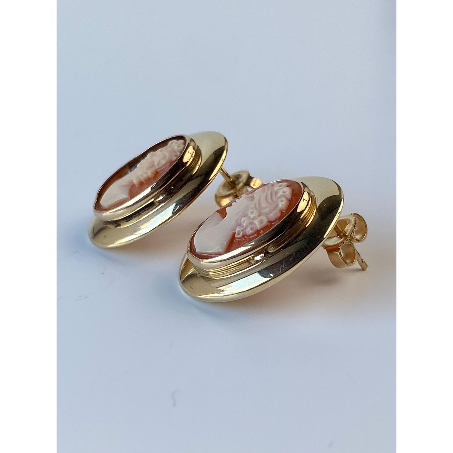 Vintage Solid 14k Yellow Gold Cameo Stud Earrings