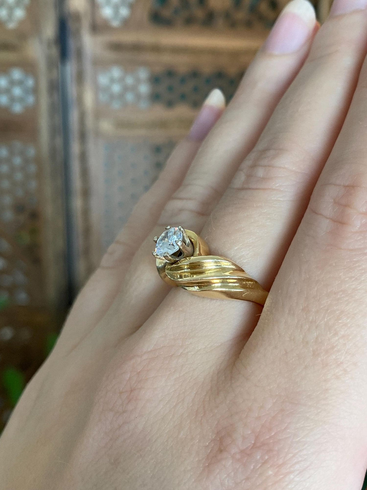 Vintage Solid 14k Yellow Gold Clear Quartz Twist Ring - Size 8.25