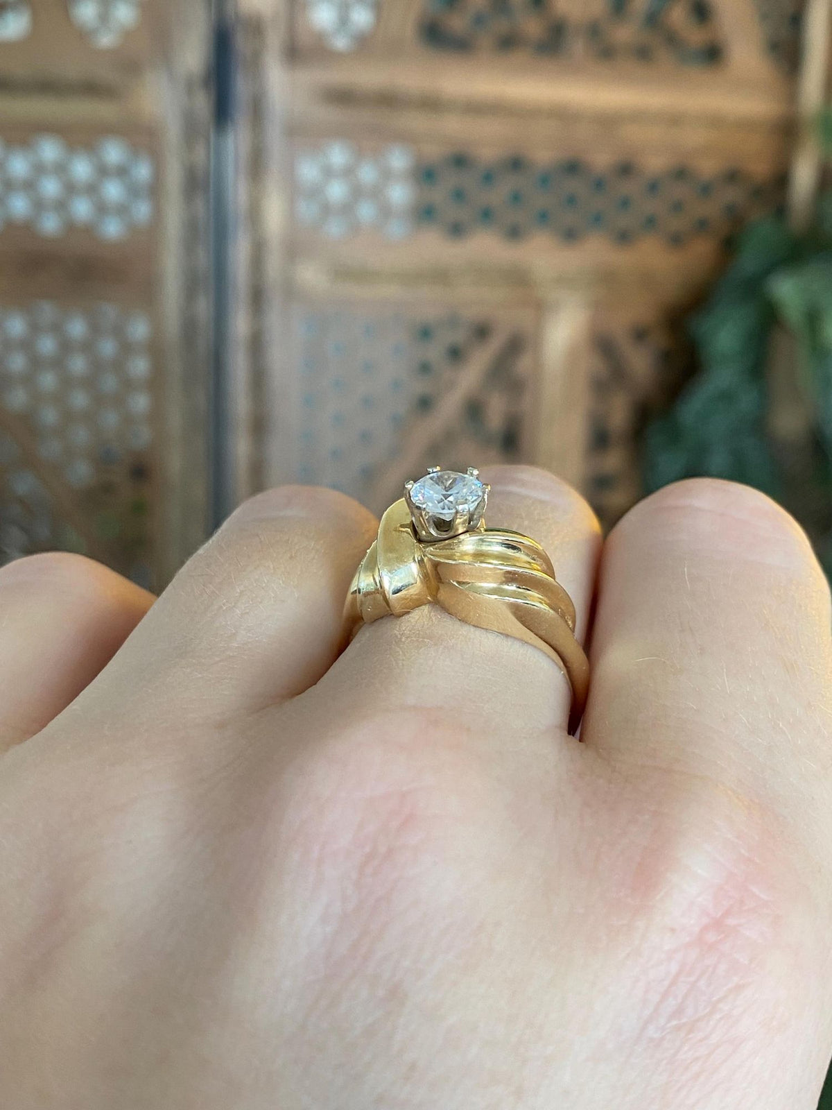 Vintage Solid 14k Yellow Gold Clear Quartz Twist Ring - Size 8.25