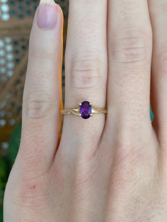 Vintage Solid 14k Yellow Gold Amethyst Ring - Size 5.5