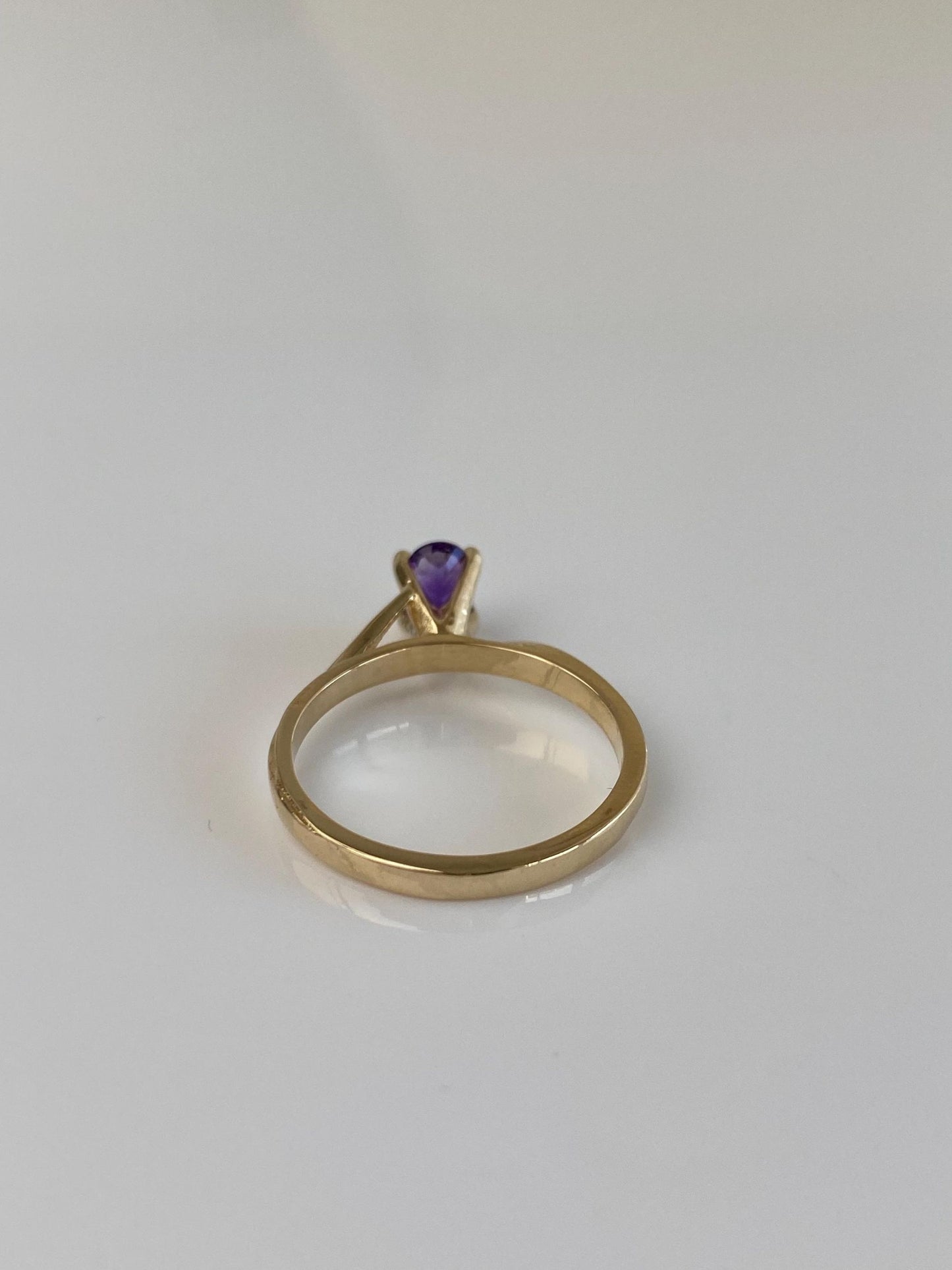 Vintage Solid 14k Yellow Gold Amethyst Ring - Size 5.5