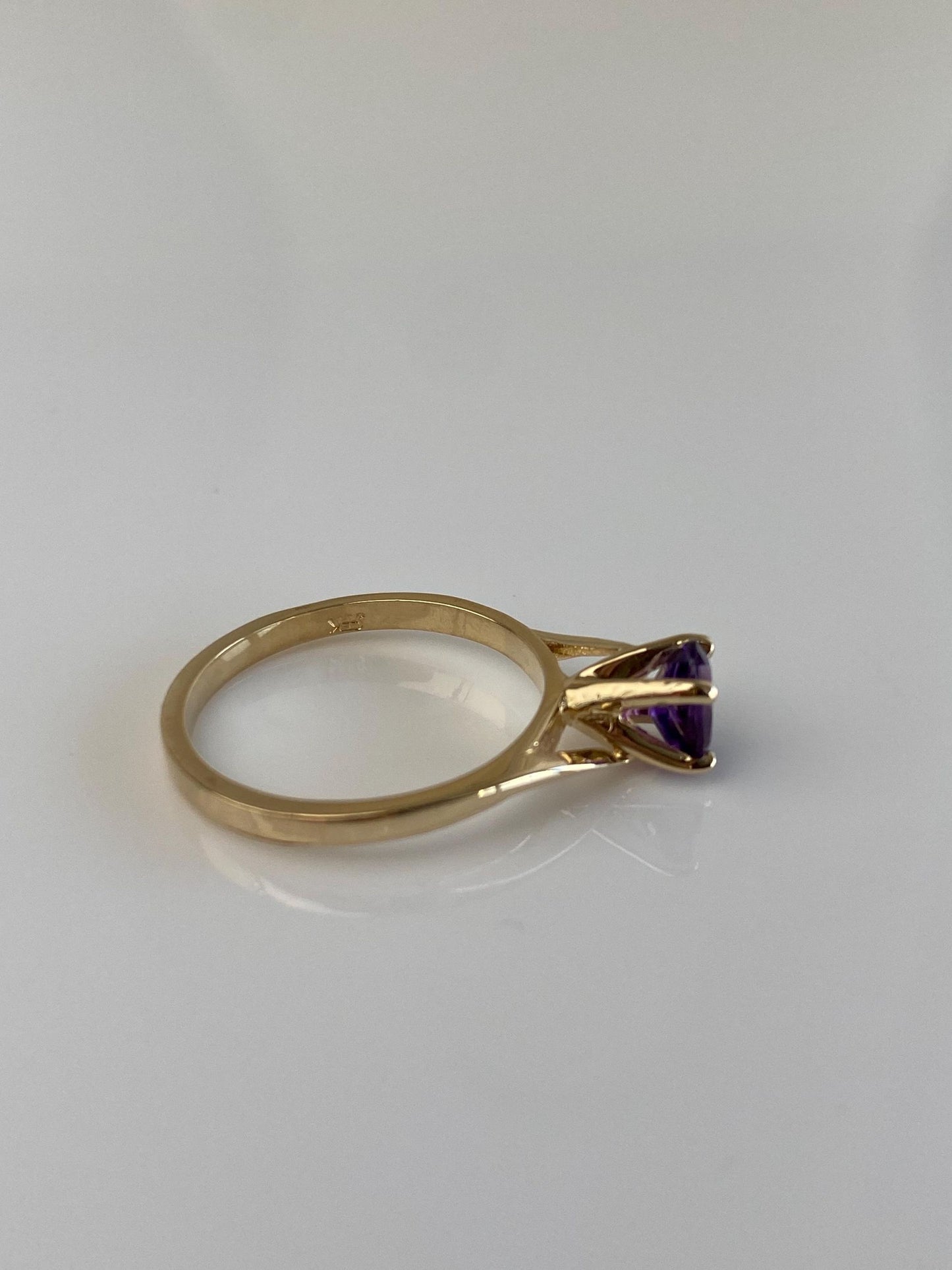 Vintage Solid 14k Yellow Gold Amethyst Ring - Size 5.5