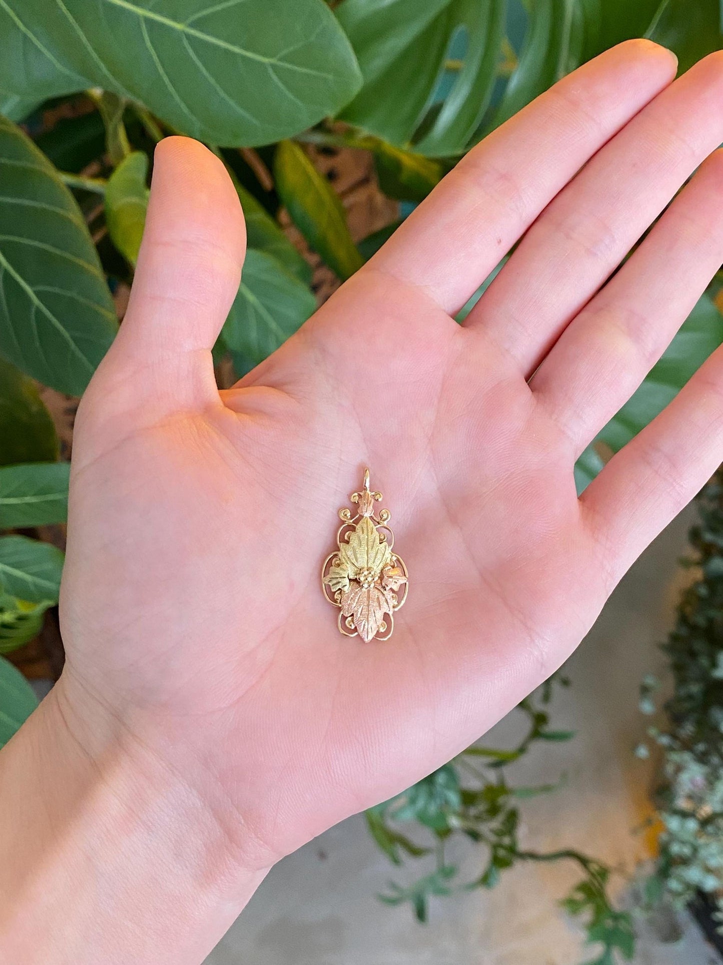 Vintage Solid 14k Tri Tone Gold Grapevine Charm
