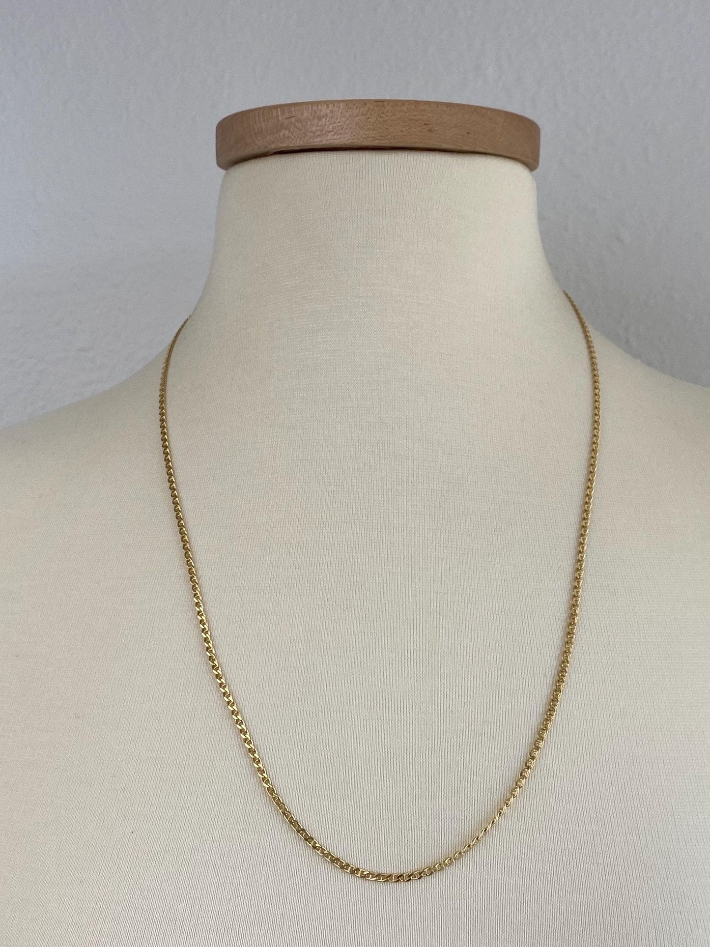 Vintage Solid 18k Yellow Gold Flat Mariner Chain Necklace - 25.25 inches