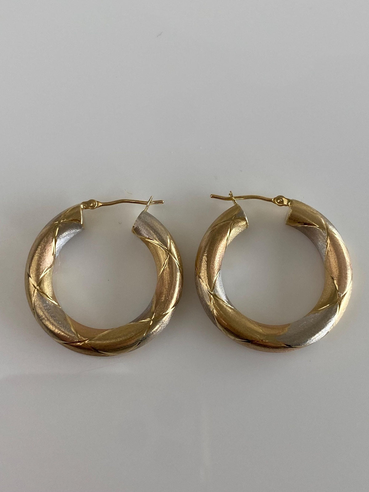 Vintage 14k Tri Tone Gold Checkerboard Pattern Hoop Earrings