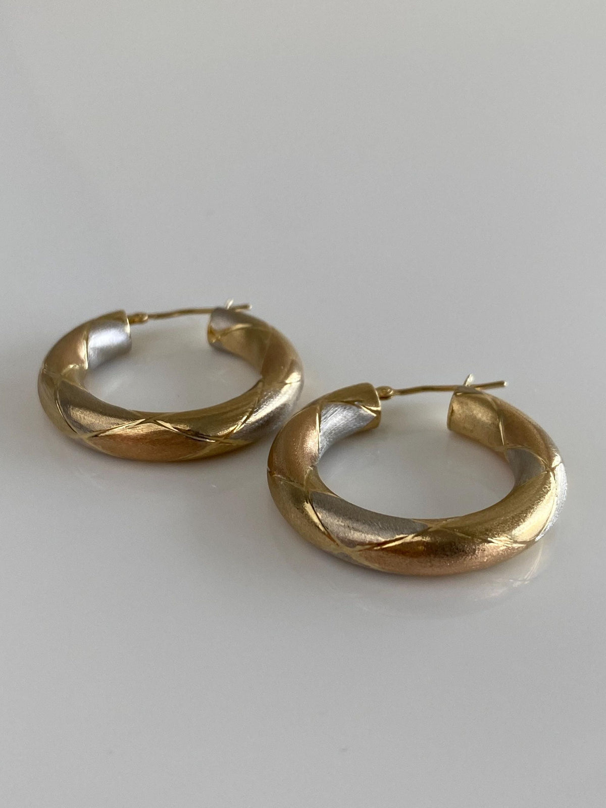 Vintage 14k Tri Tone Gold Checkerboard Pattern Hoop Earrings