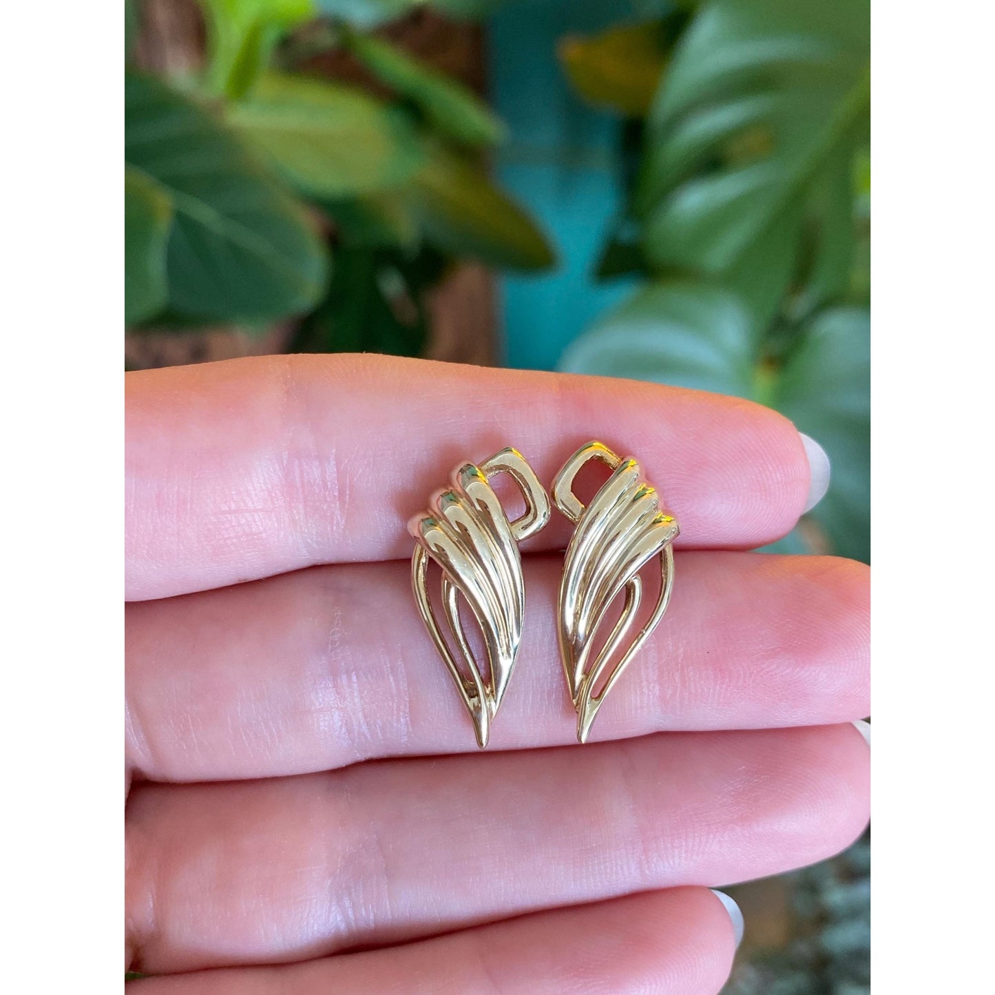 Vintage Solid 14k Yellow Gold Fluted Stud Earrings