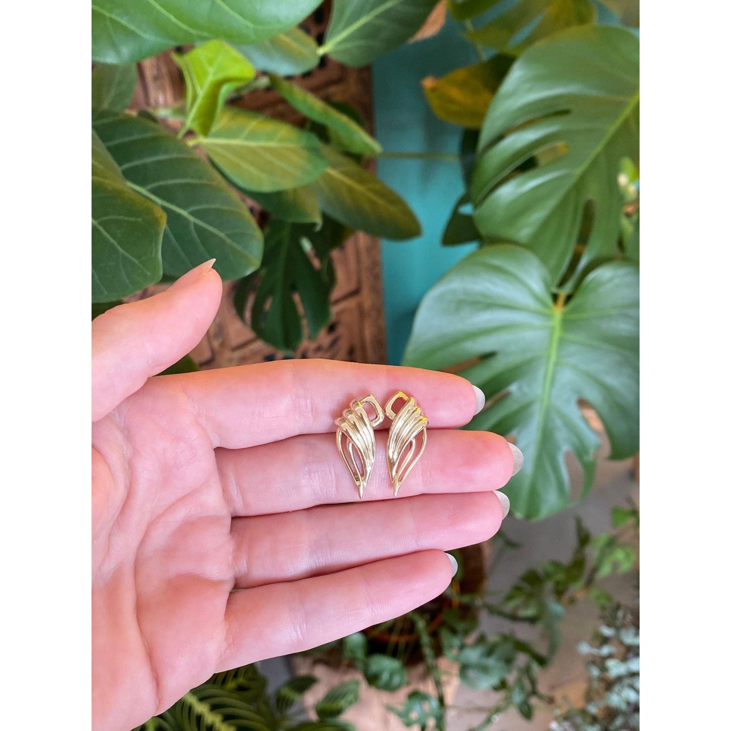 Vintage Solid 14k Yellow Gold Fluted Stud Earrings