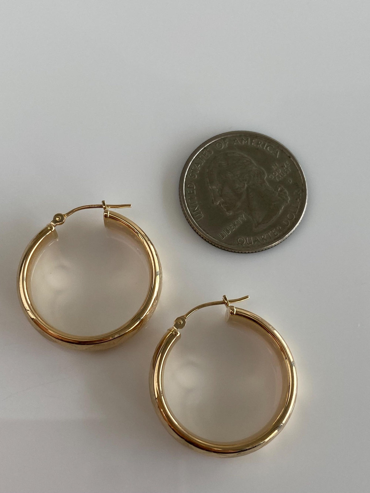 Vintage 14k Yellow Gold Checkerboard Pattern Hoop Earrings