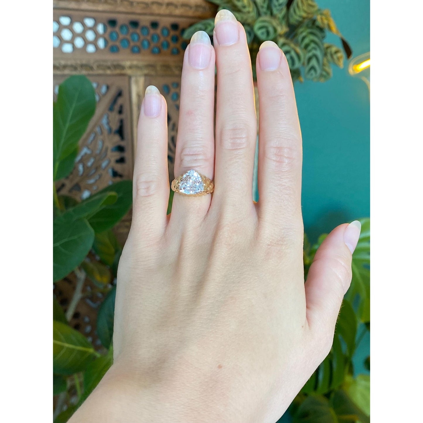 Vintage Solid 10k Yellow Gold Clear Quartz Textured Ring Band - Size 4.75