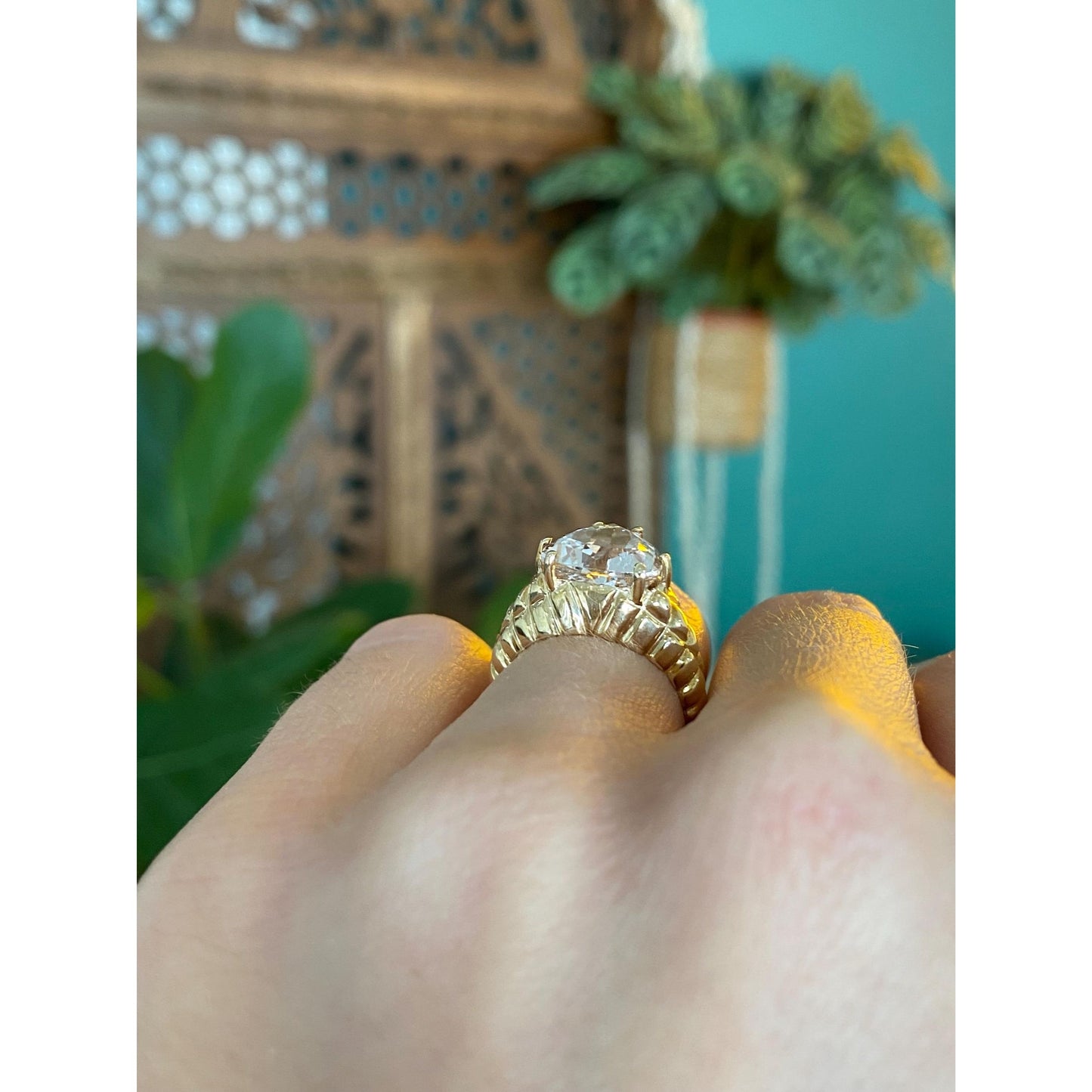 Vintage Solid 10k Yellow Gold Clear Quartz Textured Ring Band - Size 4.75