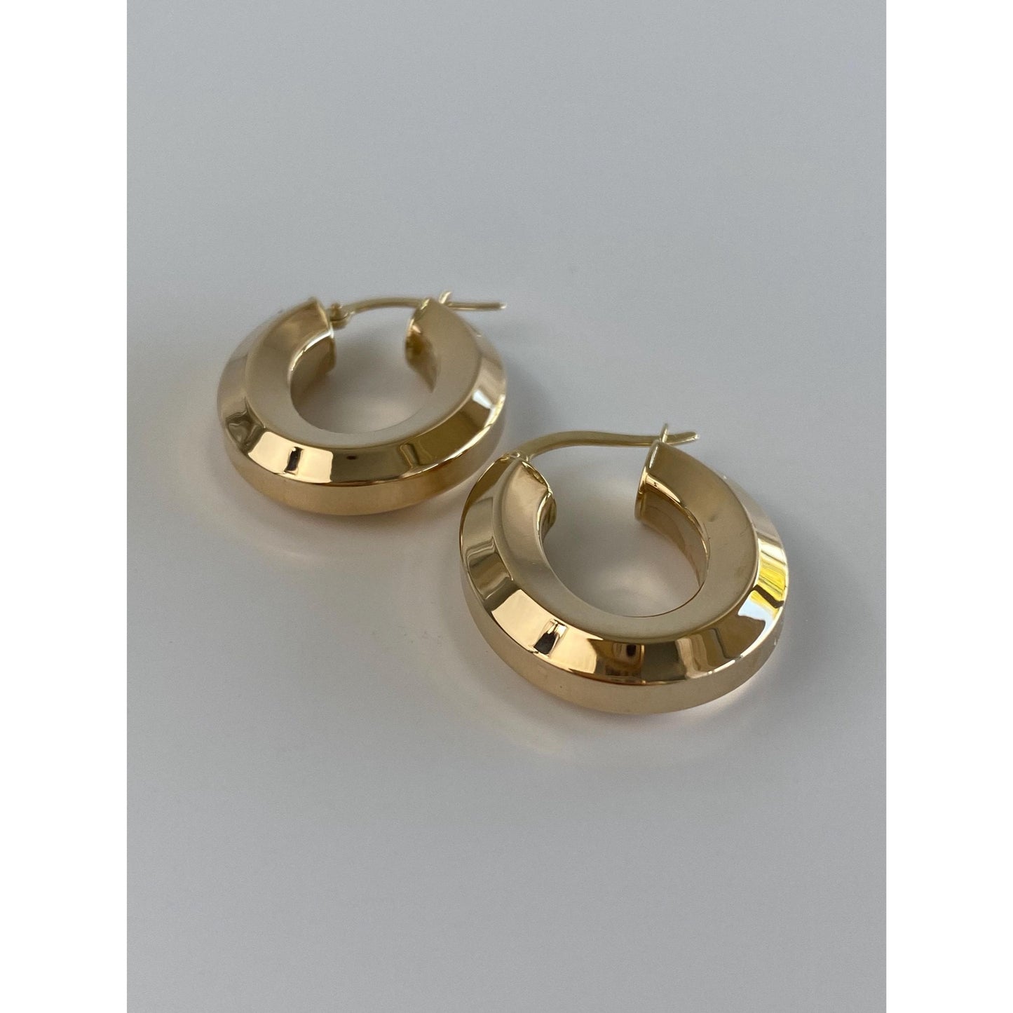 Vintage 14k Yellow Gold Chunky Oval Hoop Earrings