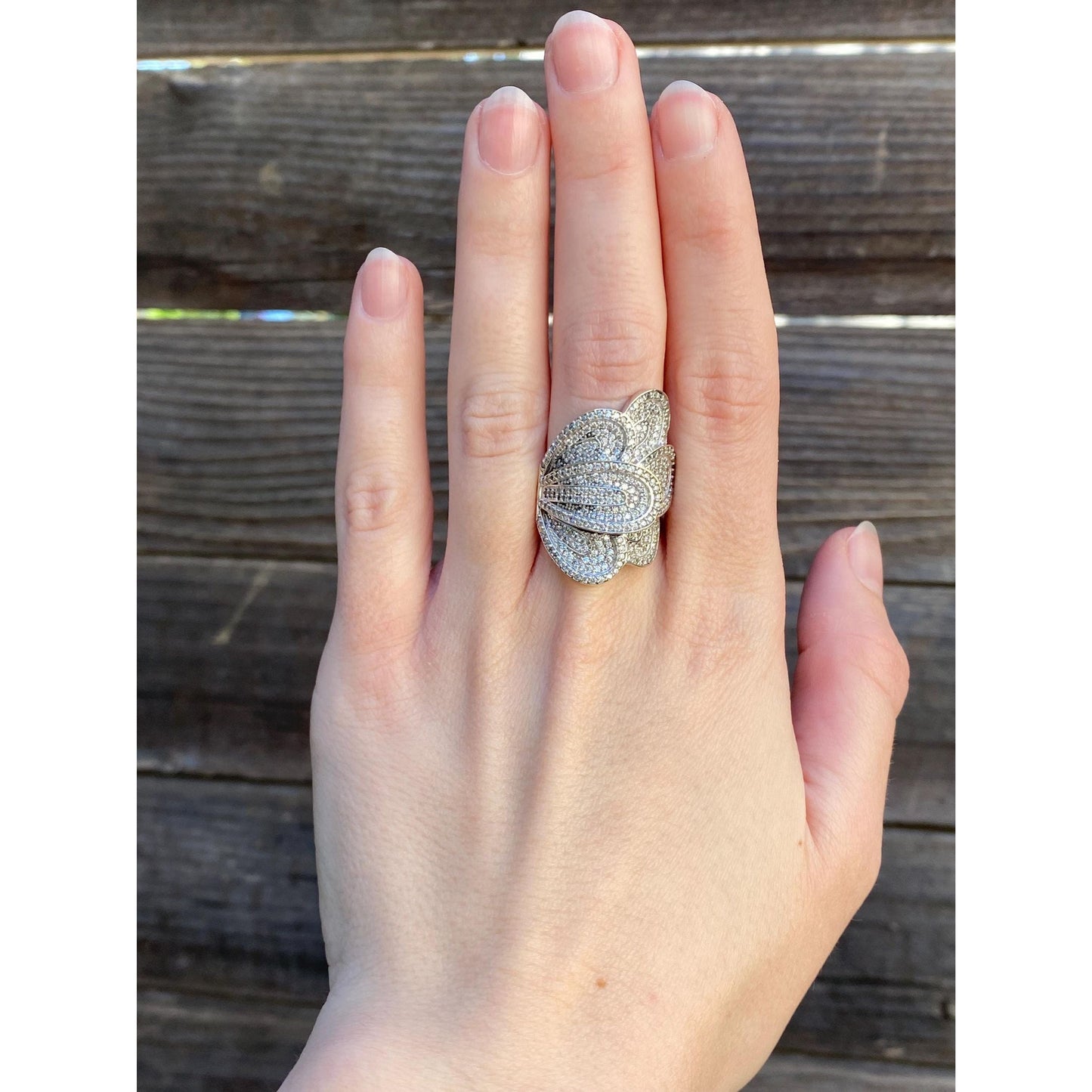 Solid 14k White Gold Cubic Zirconia Scalloped Feather Ring - Size 7.5