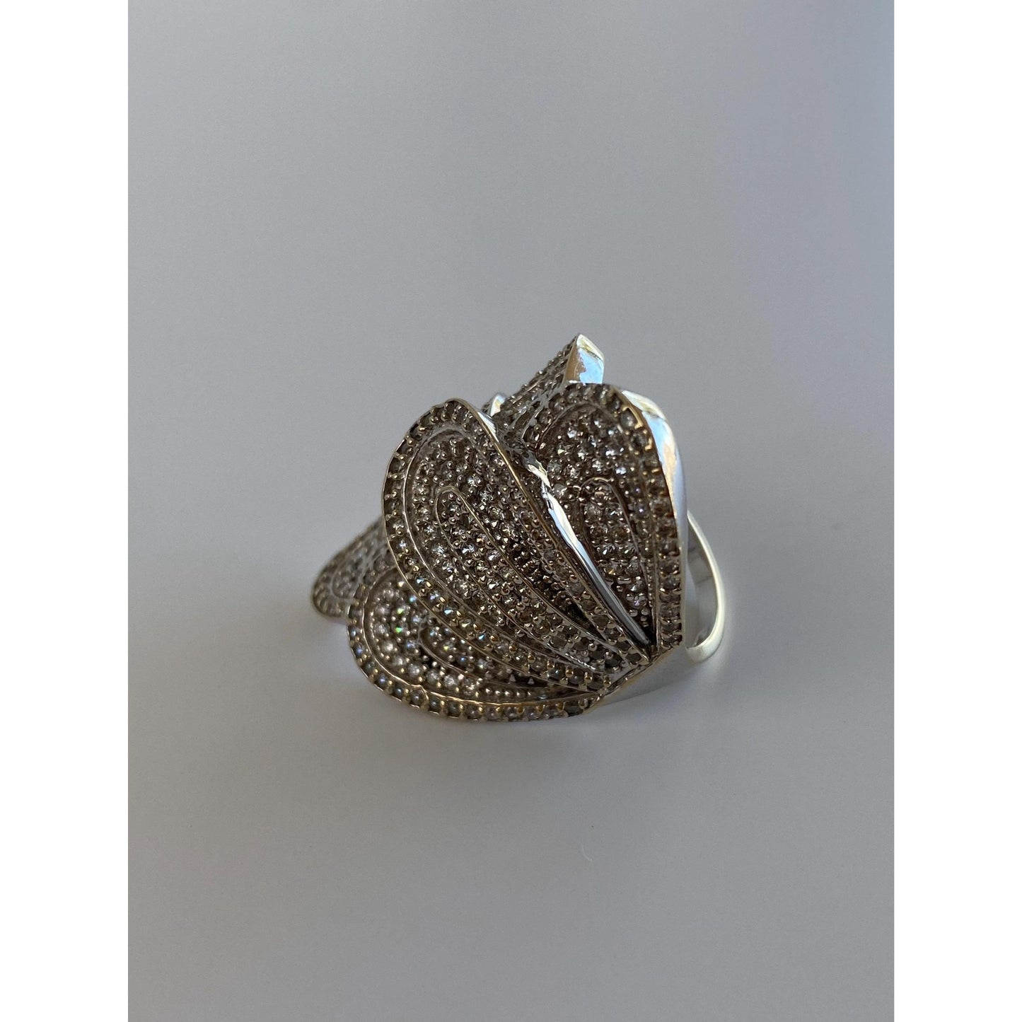 Solid 14k White Gold Cubic Zirconia Scalloped Feather Ring - Size 7.5