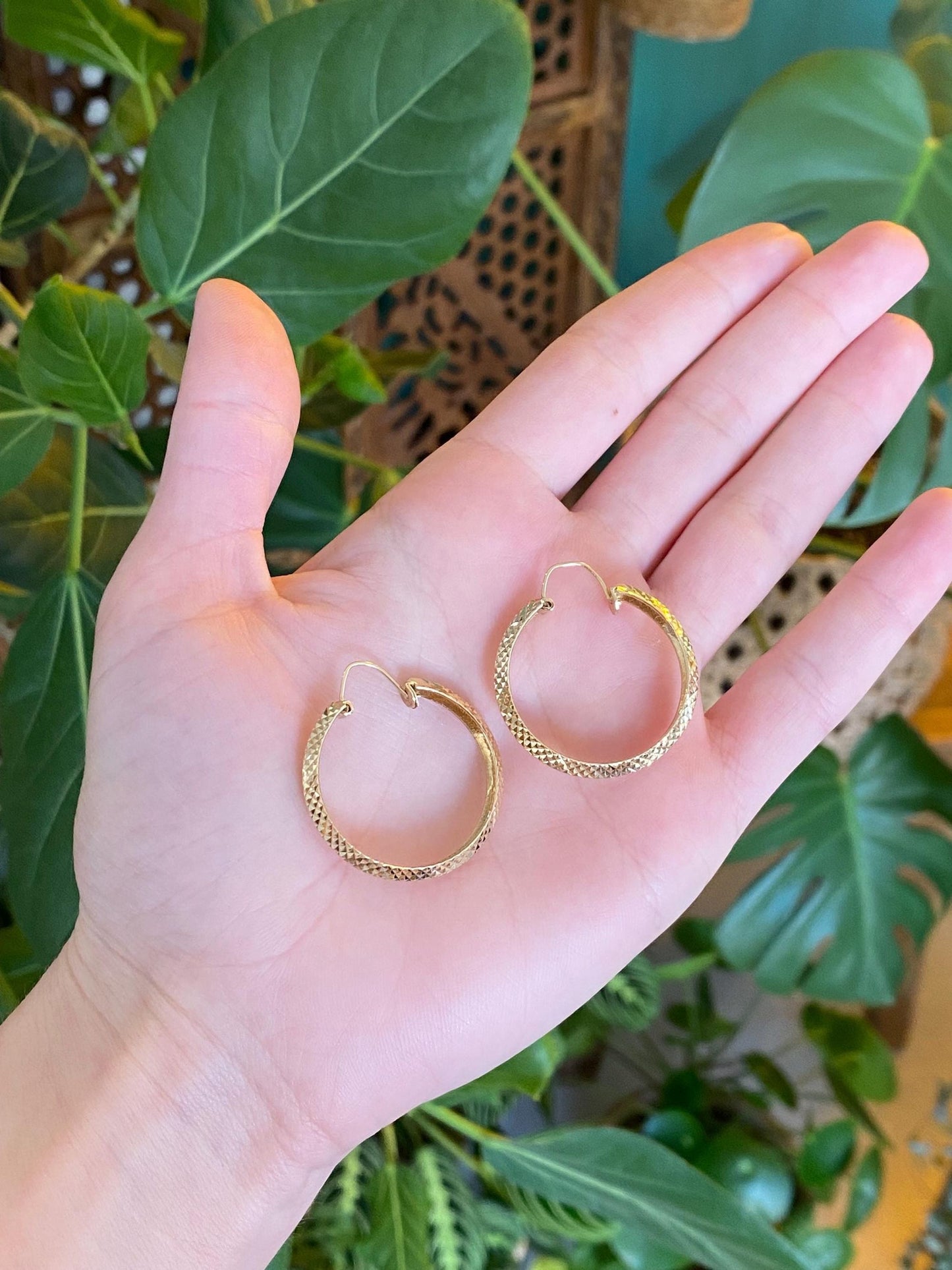 Vintage Solid 14k Yellow Gold Pyramid Texture Hoop Earrings