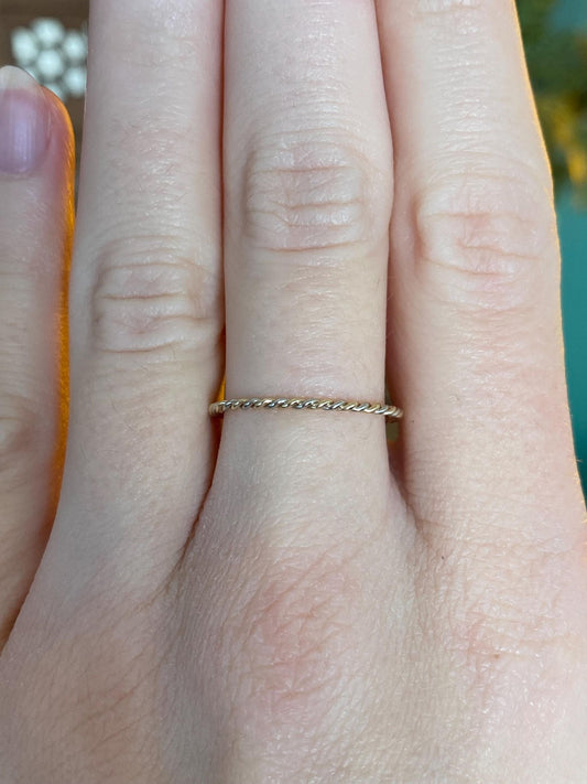 Vintage Solid 14k White & Yellow Gold Twist Ring - Size 7.5