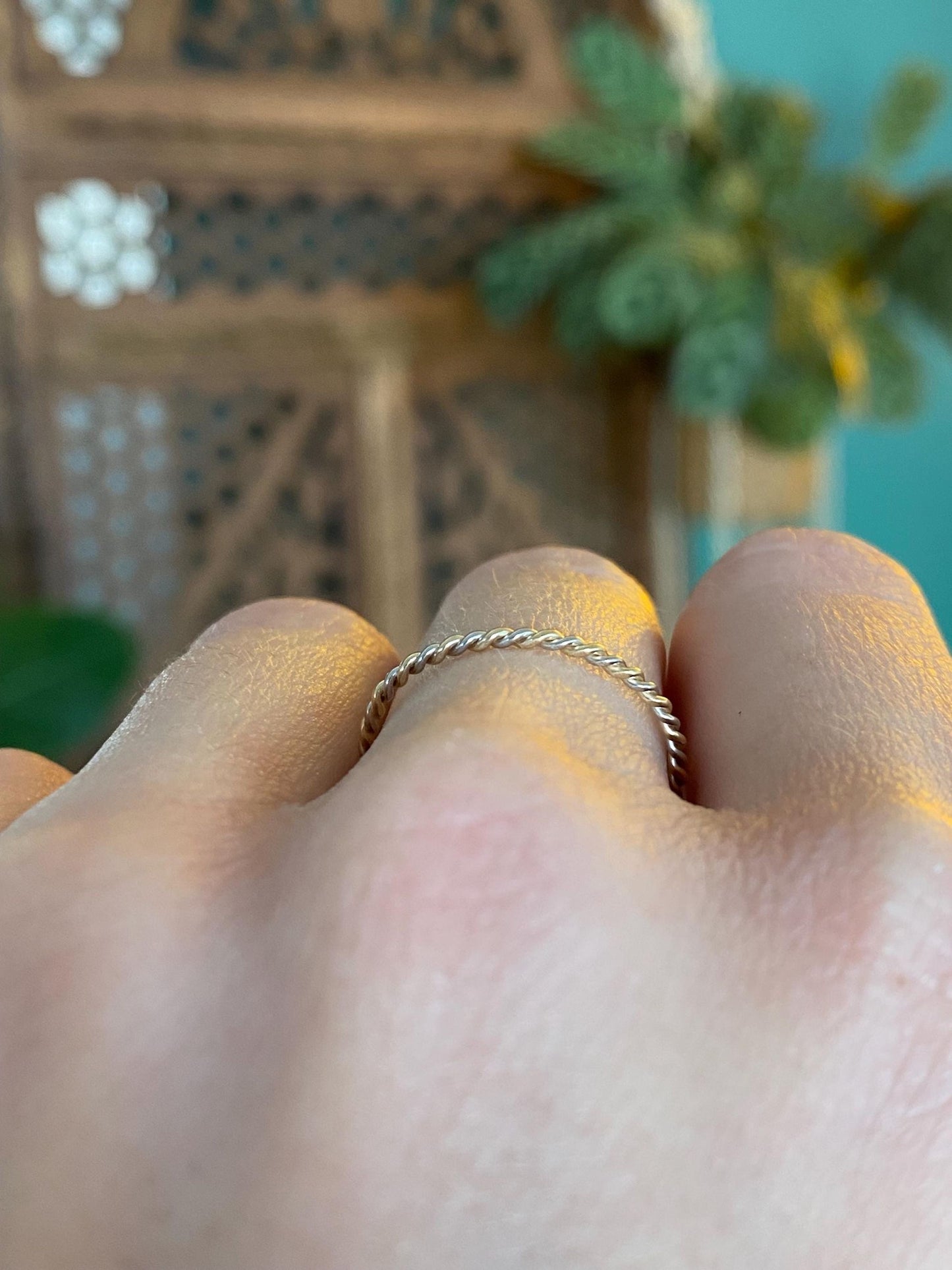 Vintage Solid 14k White & Yellow Gold Twist Ring - Size 7.5