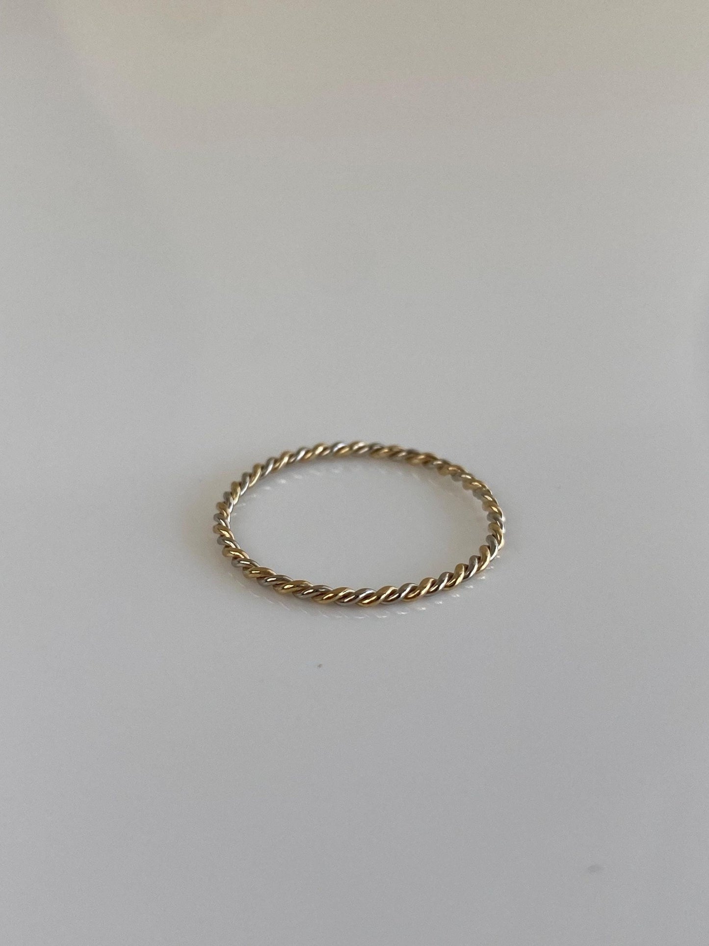 Vintage Solid 14k White & Yellow Gold Twist Ring - Size 7.5