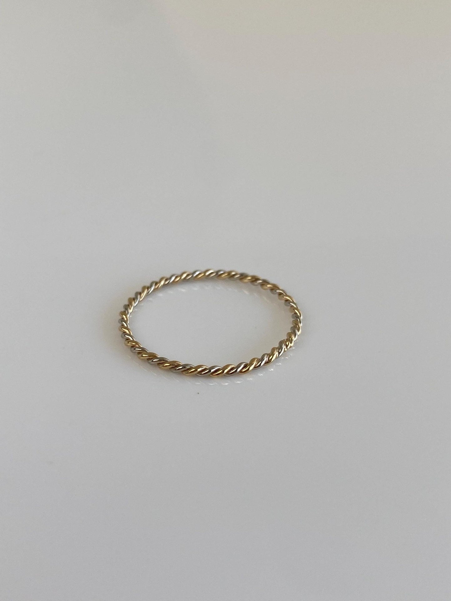 Vintage Solid 14k White & Yellow Gold Twist Ring - Size 7.5