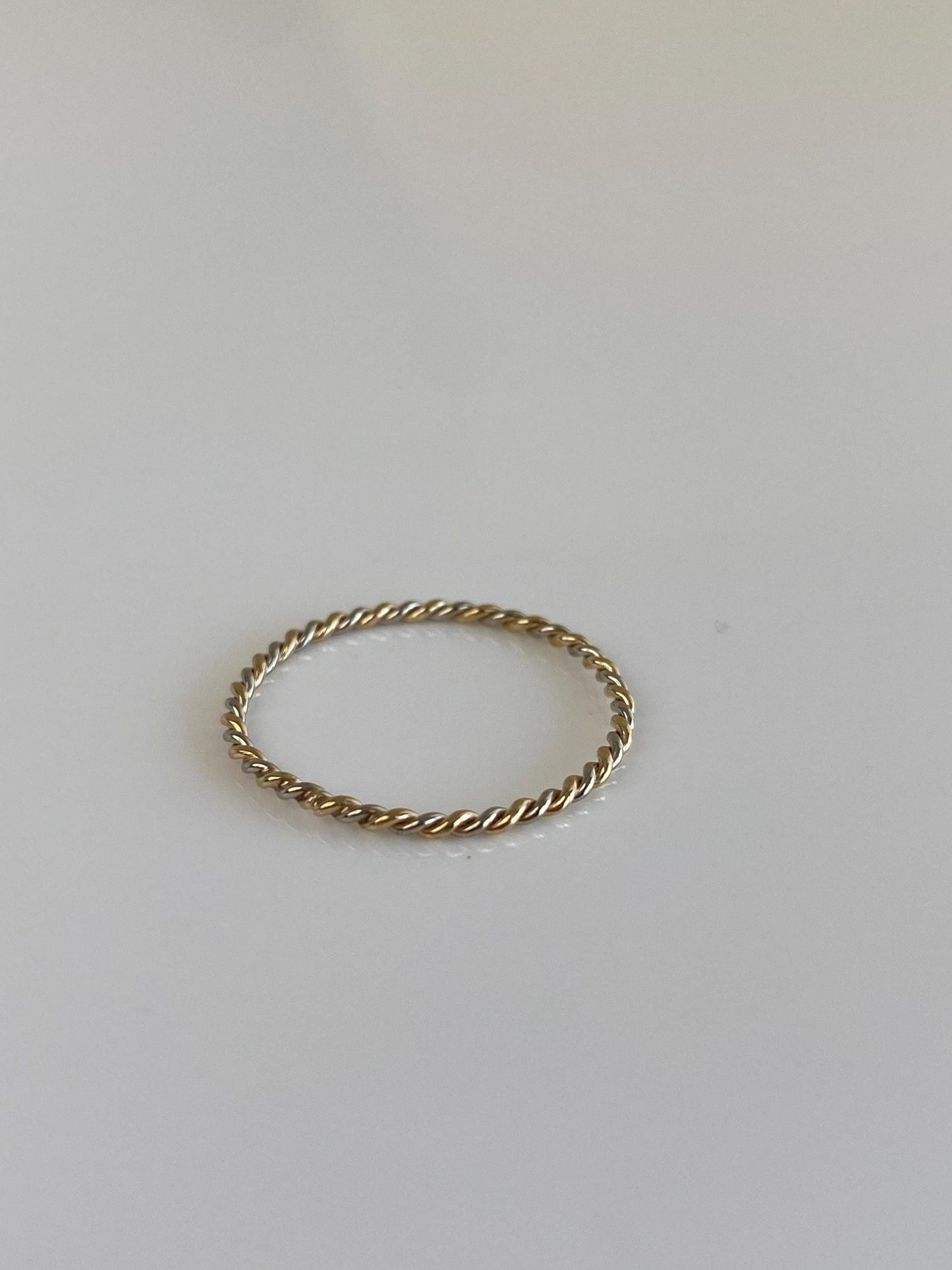 Vintage Solid 14k White & Yellow Gold Twist Ring - Size 7.5