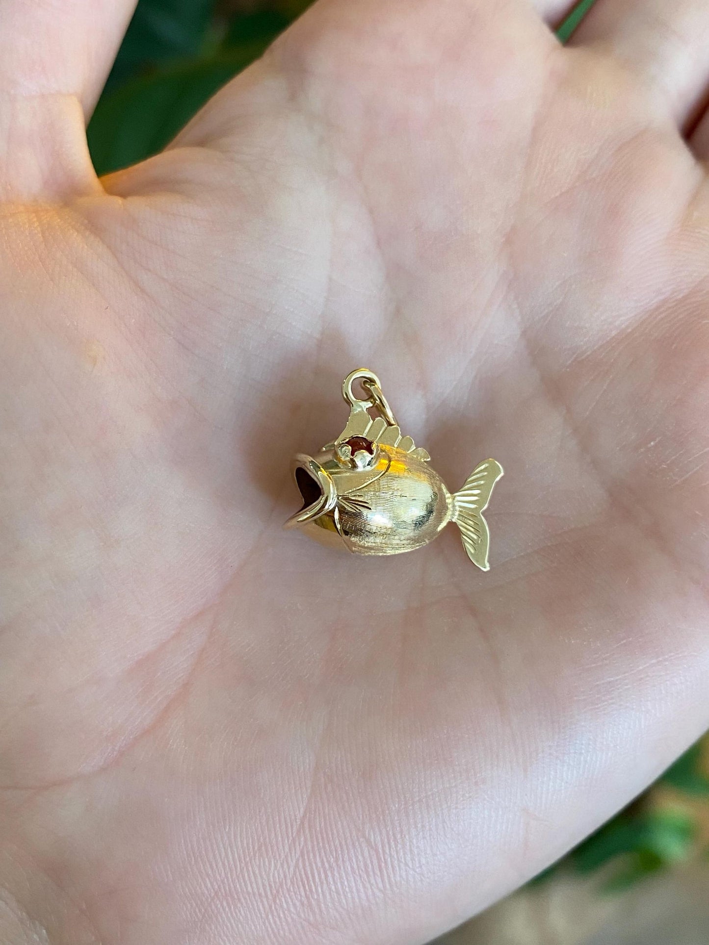 Vintage Solid 14k Yellow Gold Carnelian Eyes Open Mouth Fish Charm