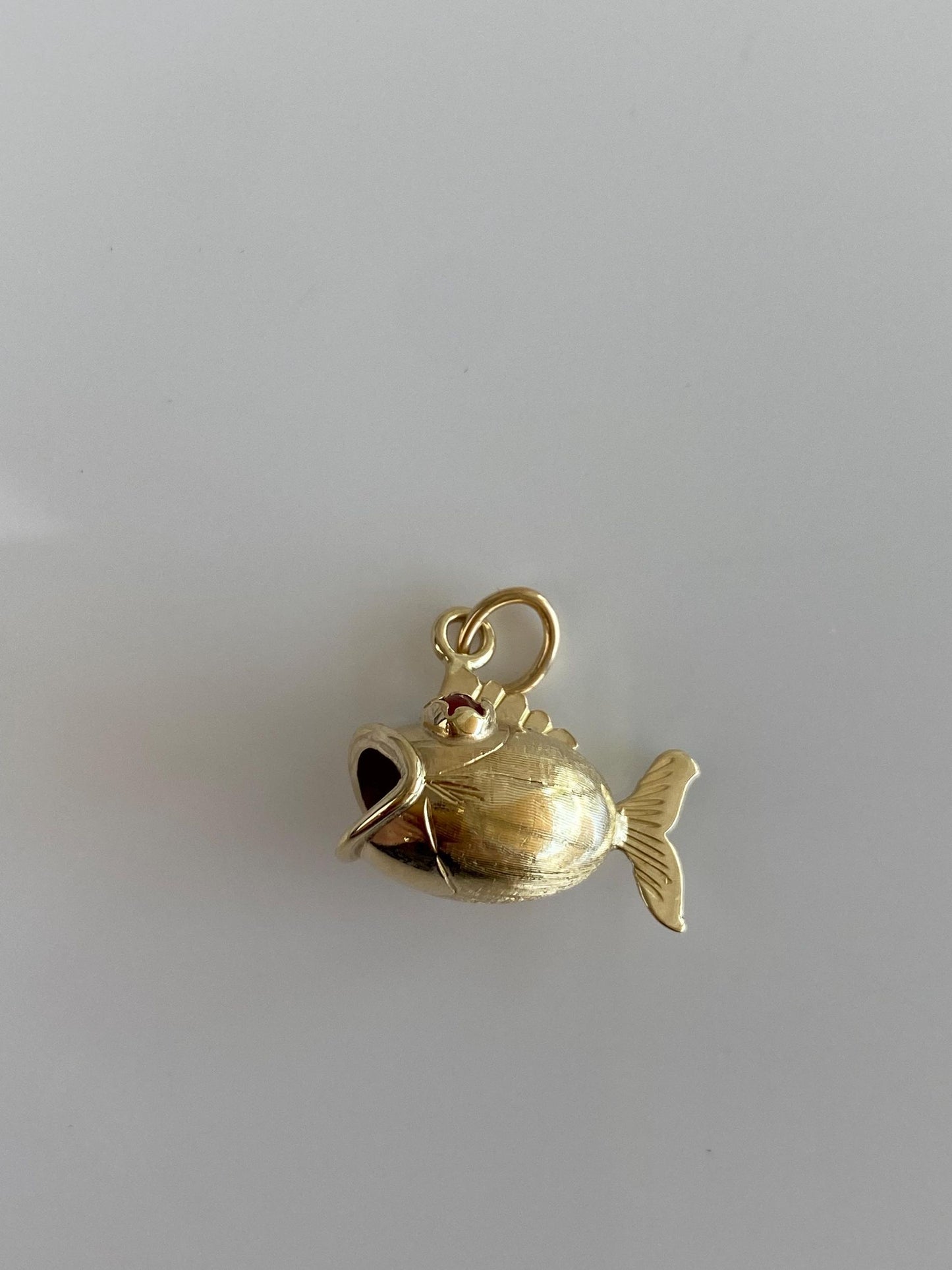 Vintage Solid 14k Yellow Gold Carnelian Eyes Open Mouth Fish Charm