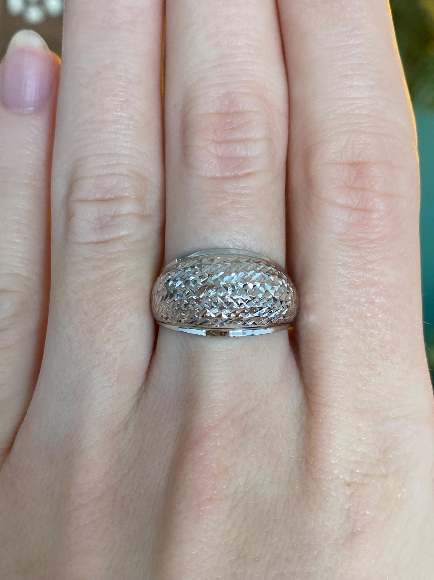 Vintage Solid 14k White Gold Diamond Cut Domed Ring Band - Size 7.75