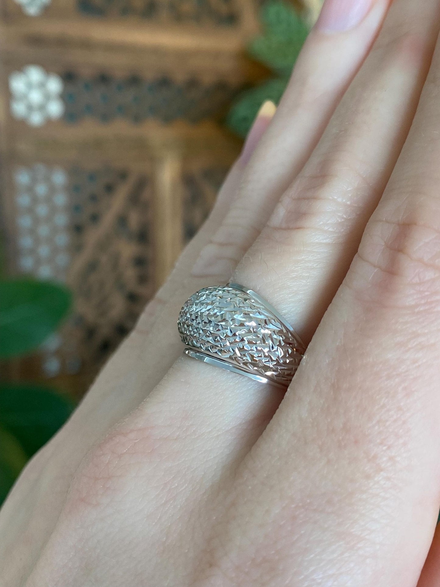 Vintage Solid 14k White Gold Diamond Cut Domed Ring Band - Size 7.75