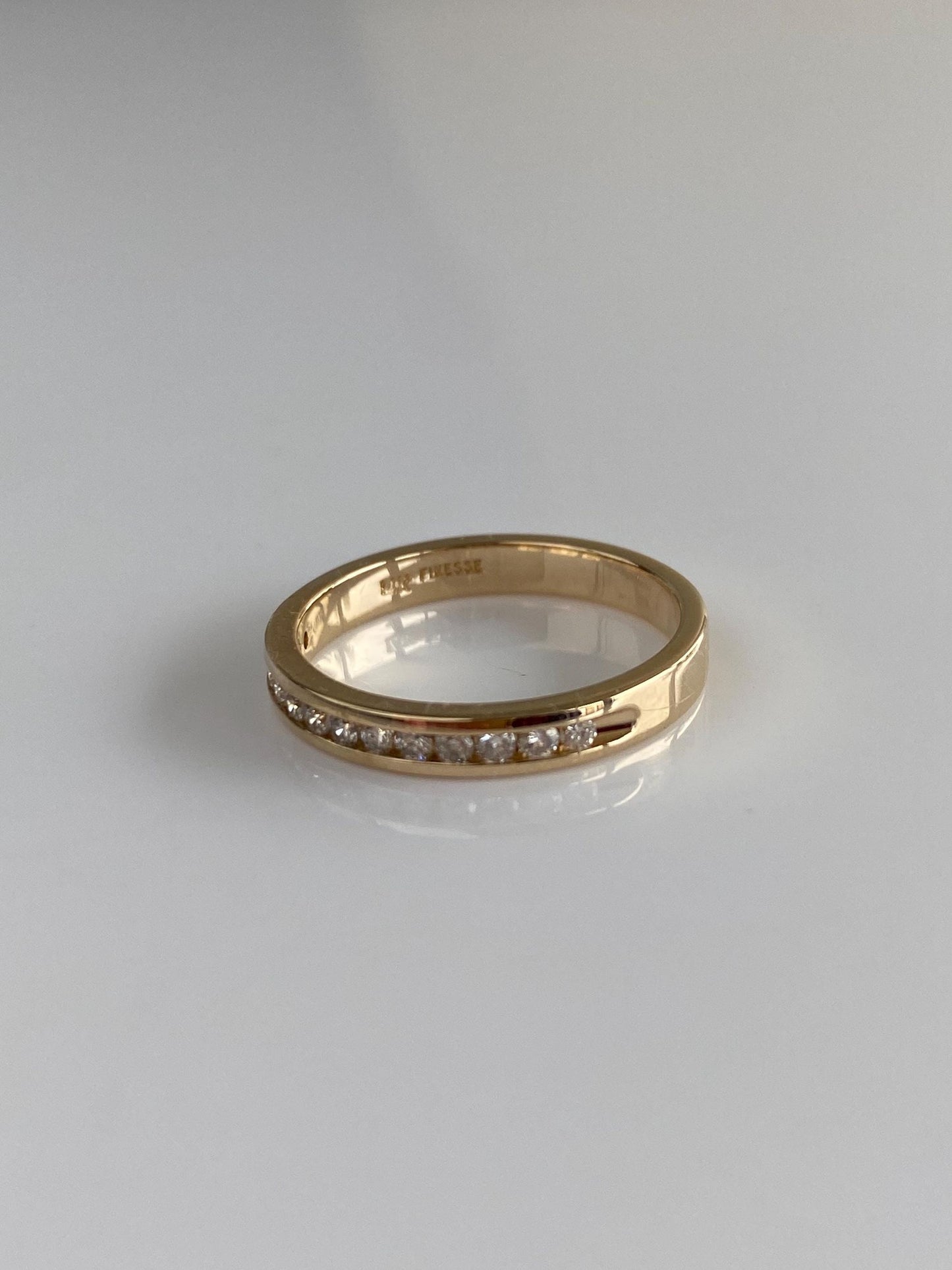 Vintage Solid 14k Yellow Gold Diamond Ring Band - Size 6.75