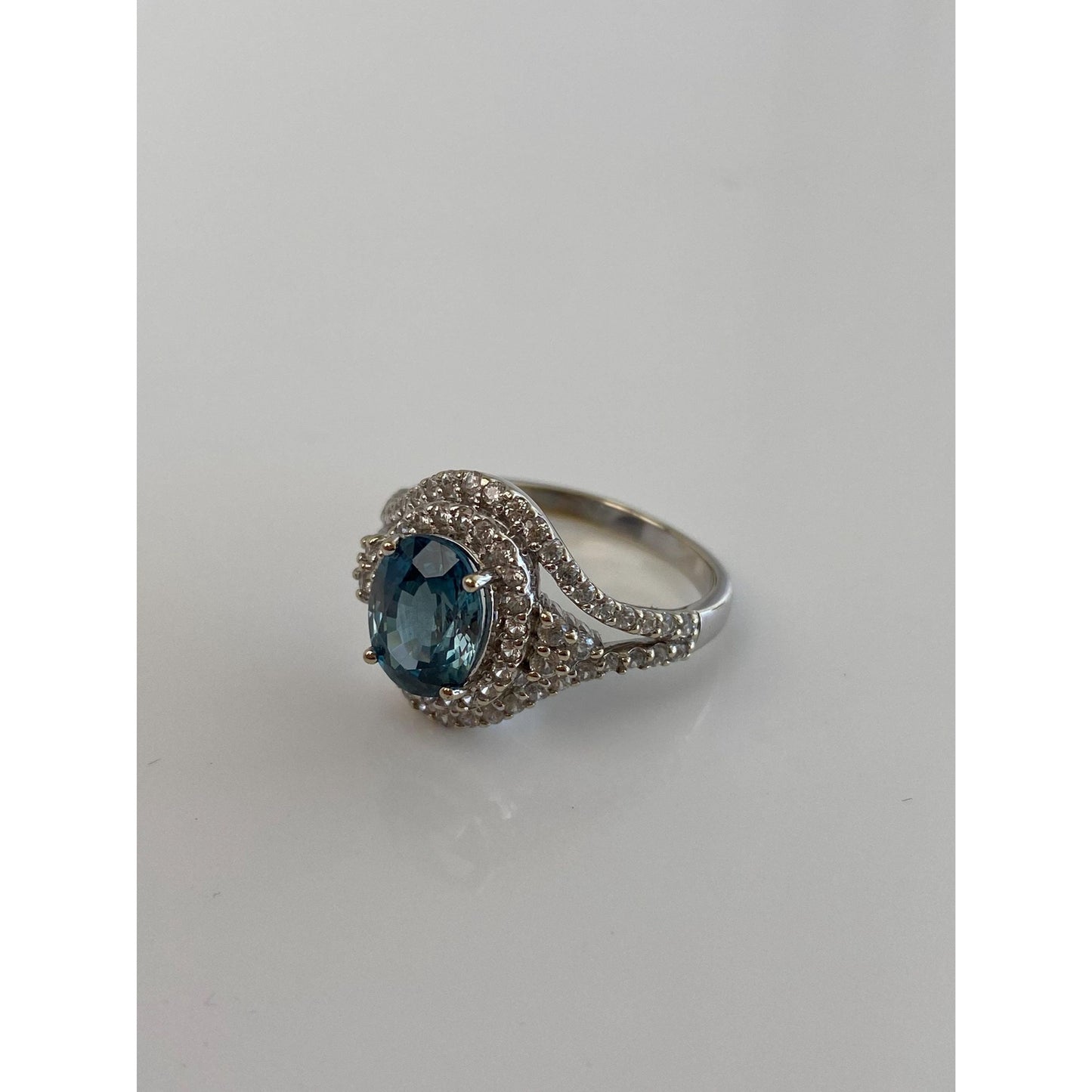 Vintage Solid 10k White Gold Clear Cubic Zirconia Light Blue Spinel Ring - Size 7.75