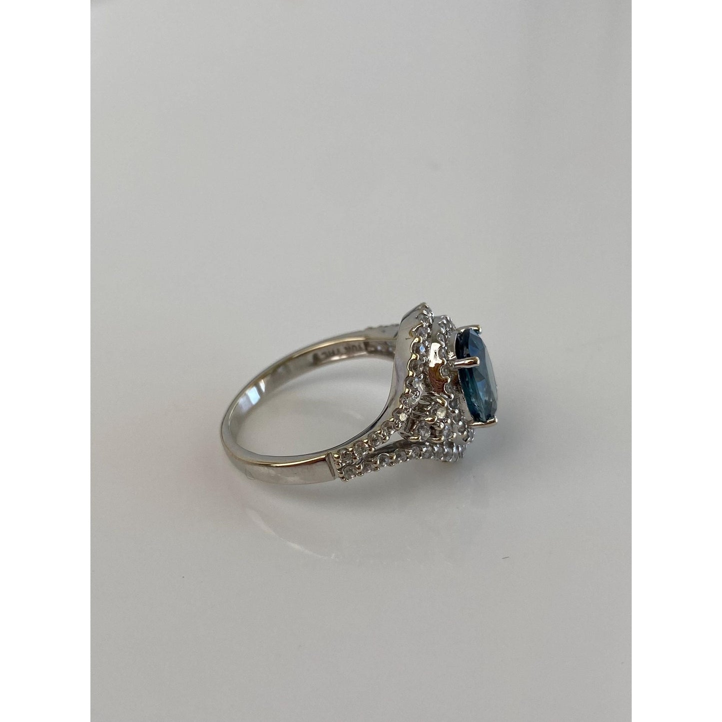 Vintage Solid 10k White Gold Clear Cubic Zirconia Light Blue Spinel Ring - Size 7.75