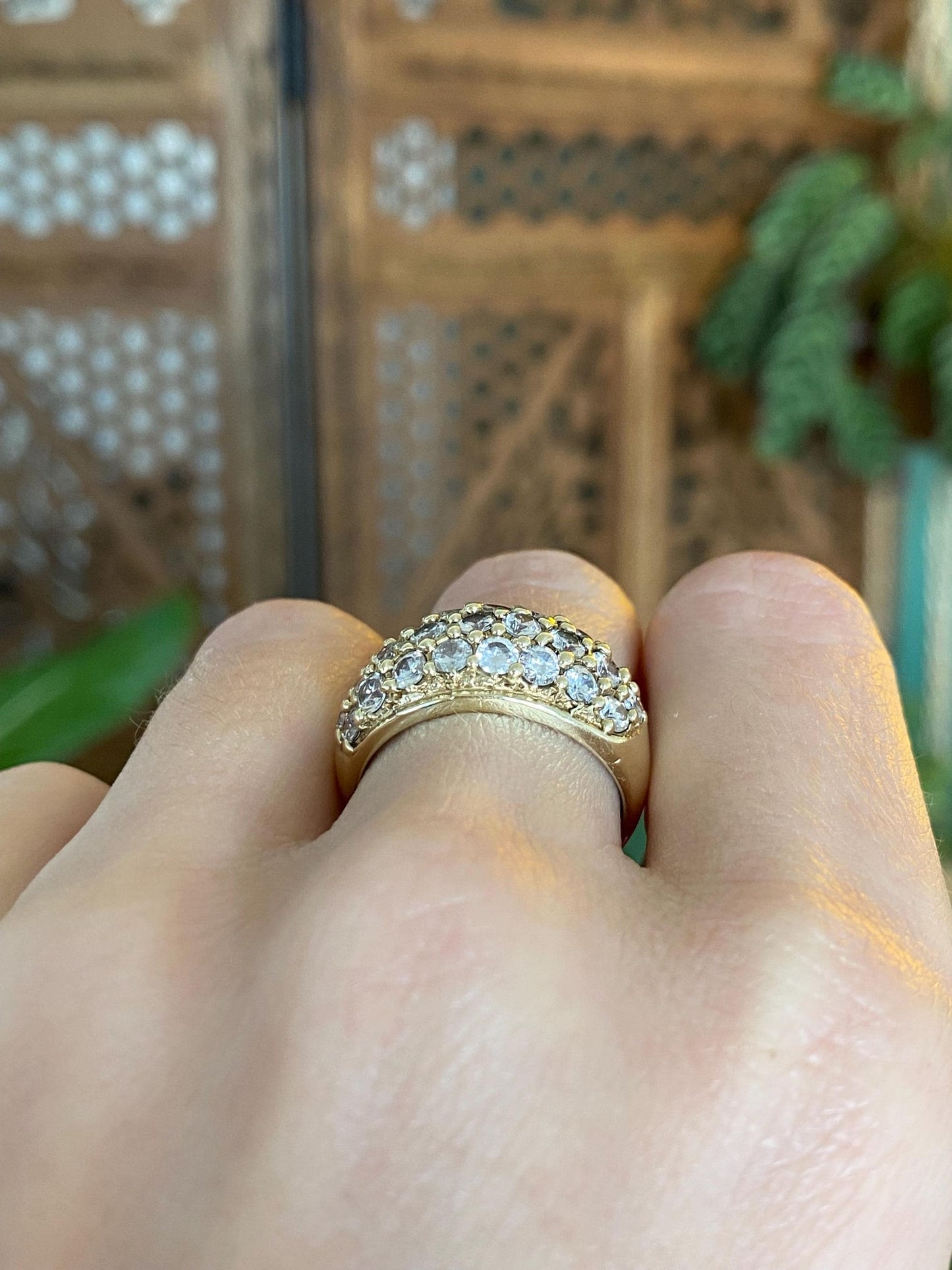 Vintage Solid 9k Yellow Gold Cubic Zirconia Ring Band - Size 7.25