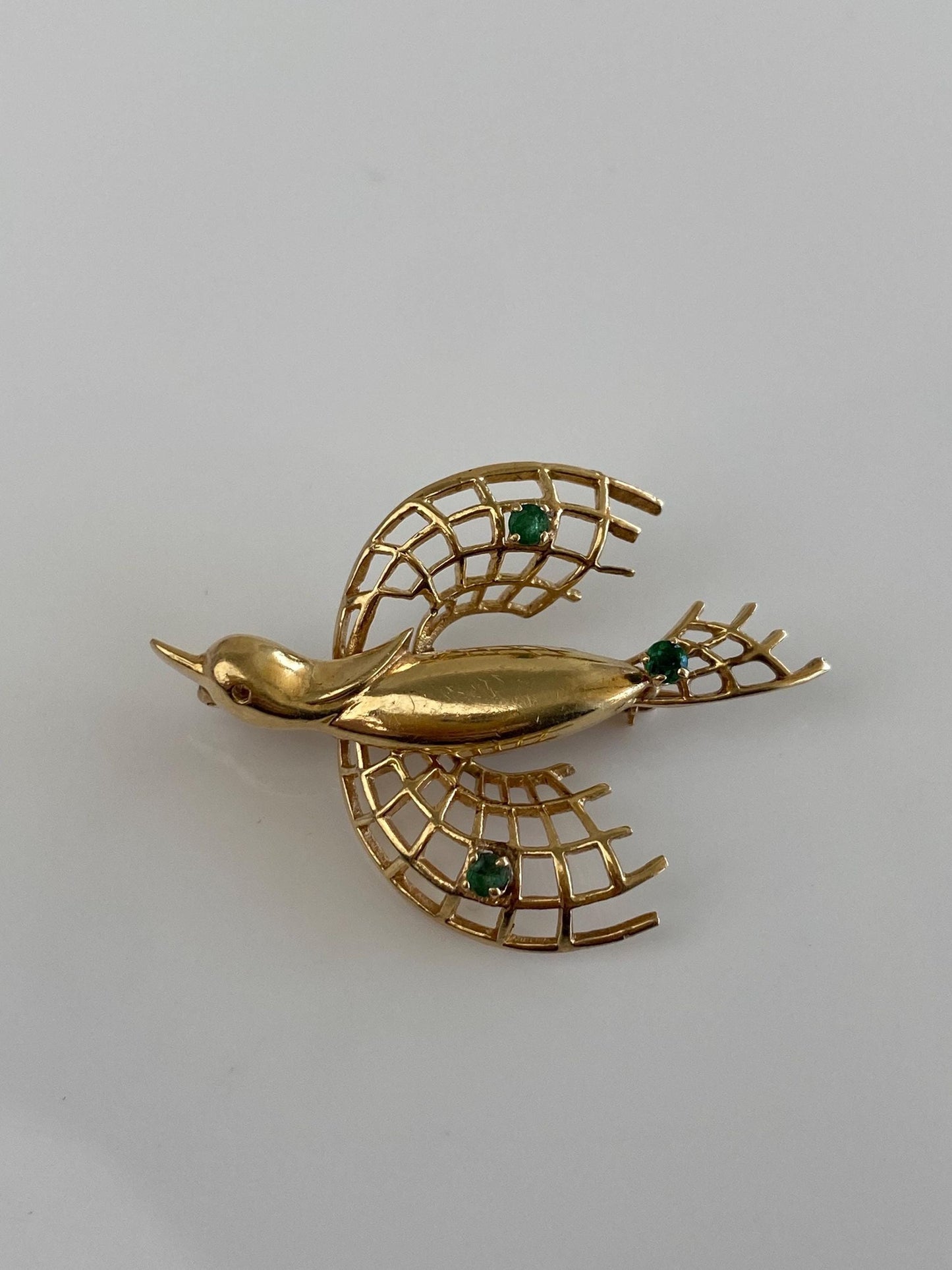 Vintage Solid 14k Yellow Gold Emerald Open Work Bird Brooch Pin