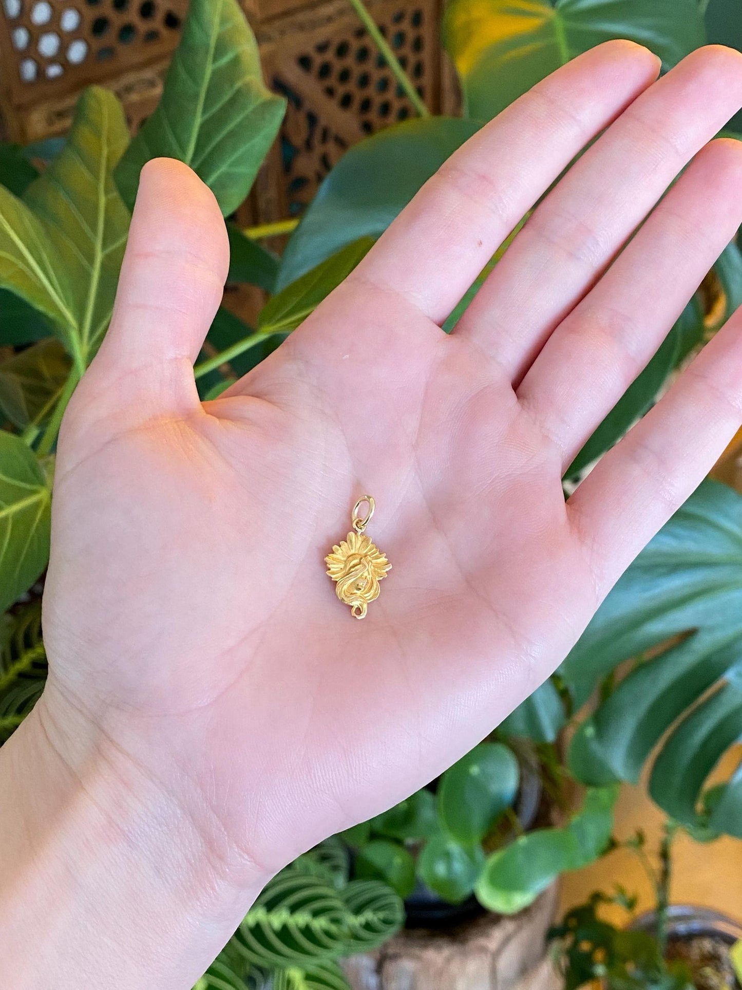 Vintage Solid 18k Yellow Gold Art Nouveau Lady Sunflower Charm