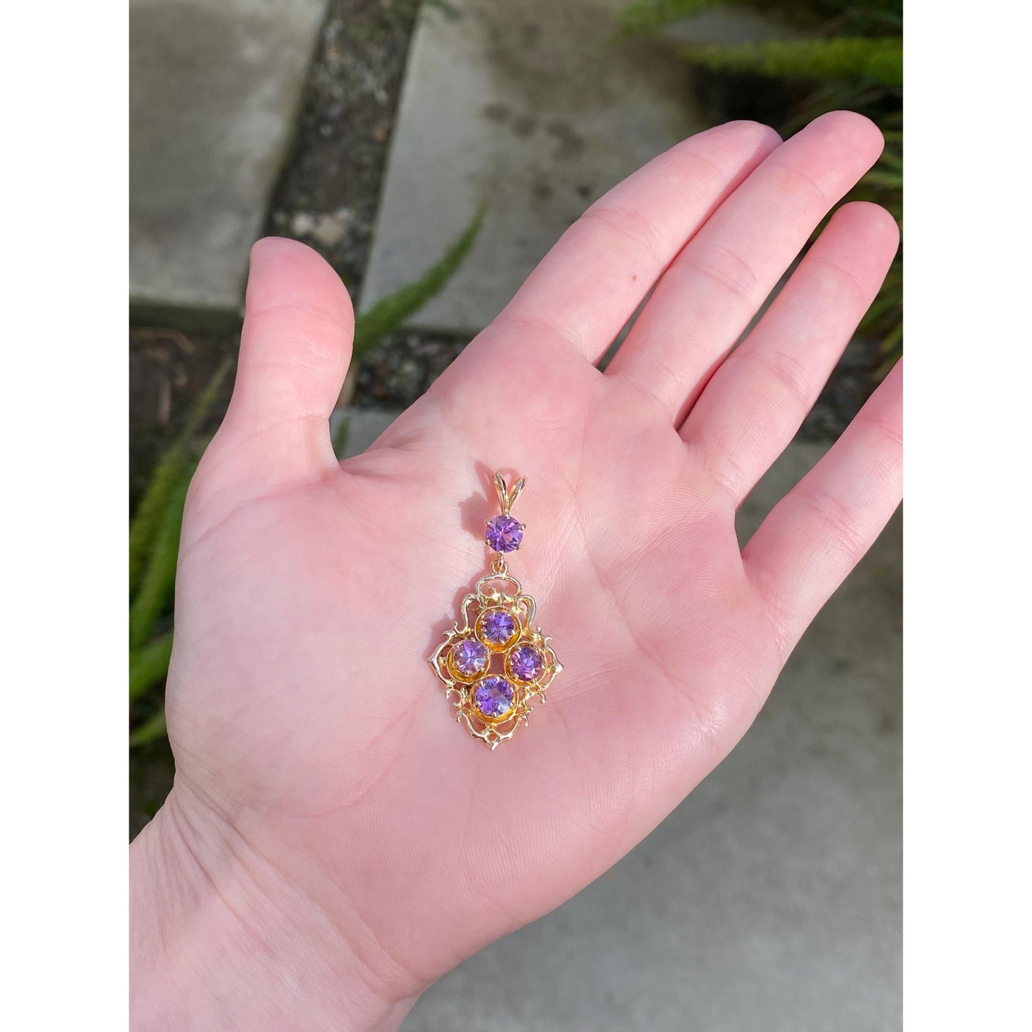 Vintage Solid 14k Yellow Gold Amethyst Ornate Dangle Charm